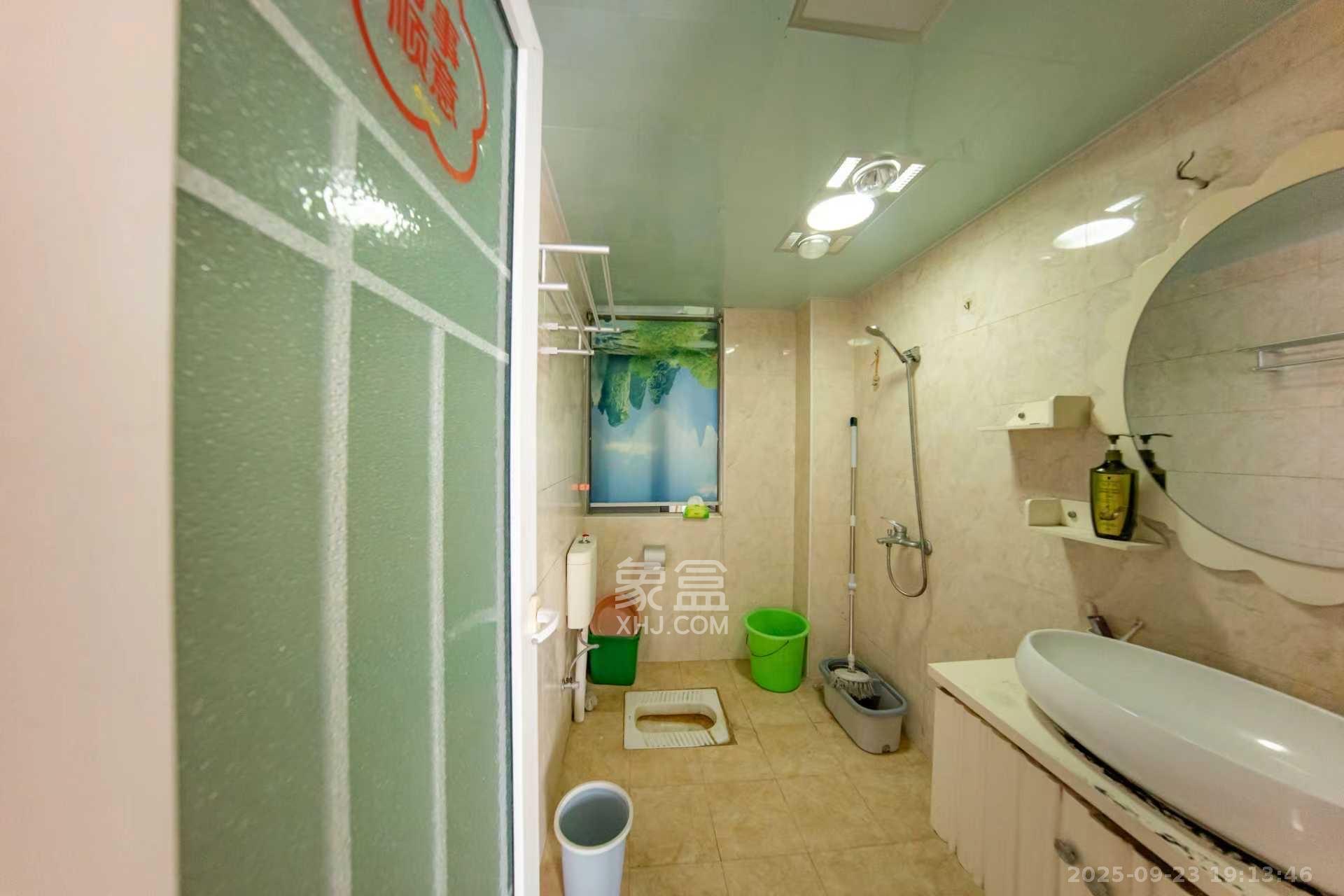 靳江明珠  3室2厅2卫   1600.00元/月室内图