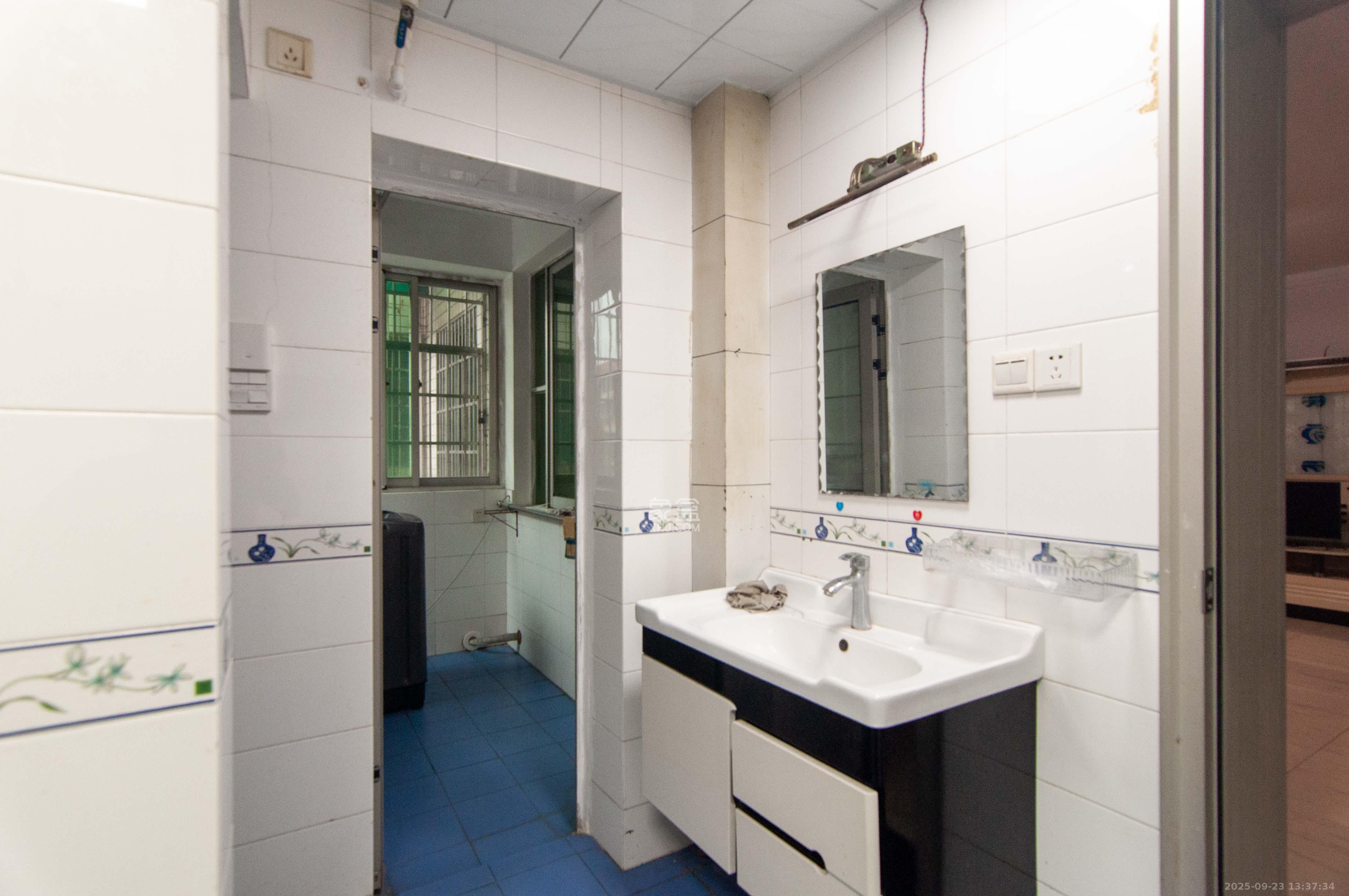 兰亭居  3室2厅2卫    72.0万卫生间