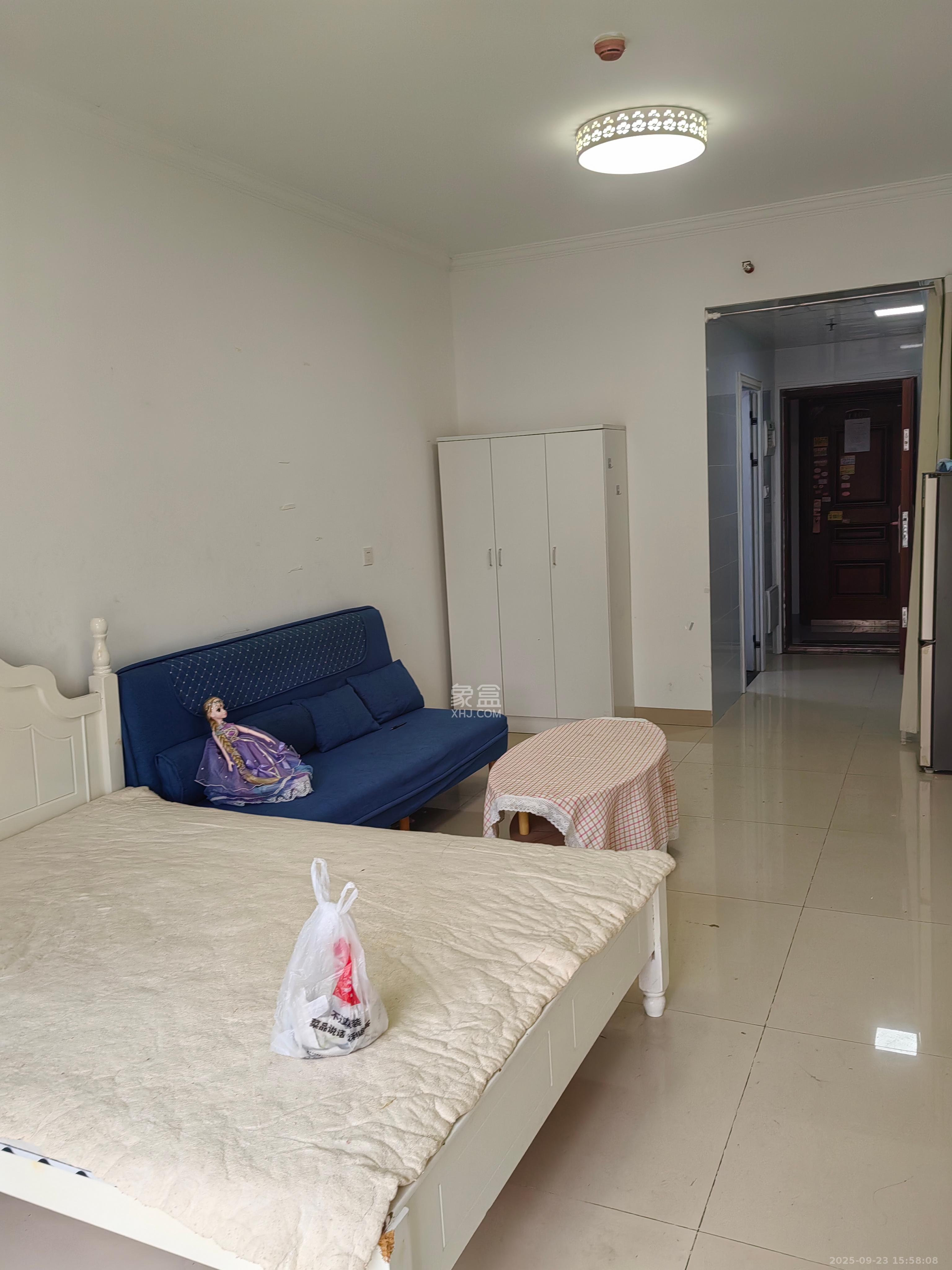 钱隆世家  1室1厅1卫    1400.0元/月室内图