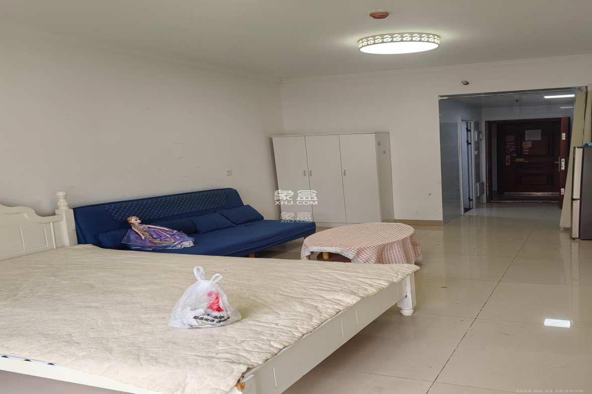 钱隆世家 1室1厅1卫 1400.0元/月 钱隆世家 1室1厅1卫 1400.0元/月室内图