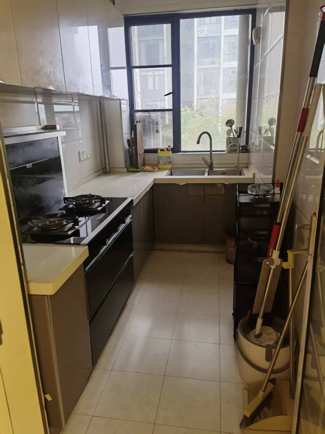 雄森国际  1室1厅1卫    1800.0元/月室内图