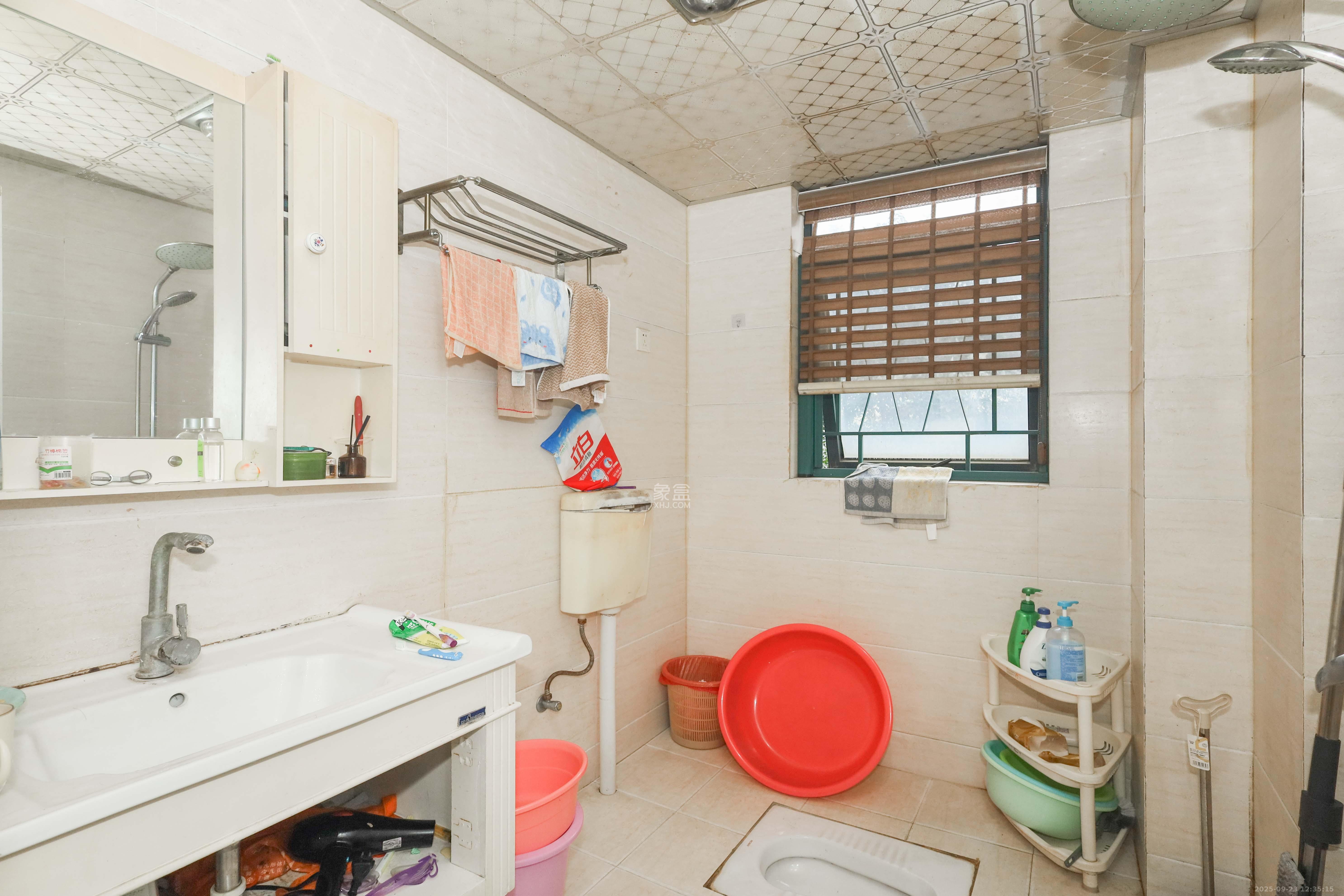 麓谷公馆(涉外国际公馆) 2室0厅0卫 55.0万 麓谷公馆(涉外国际公馆) 2室0厅0卫 55.0万卫生间