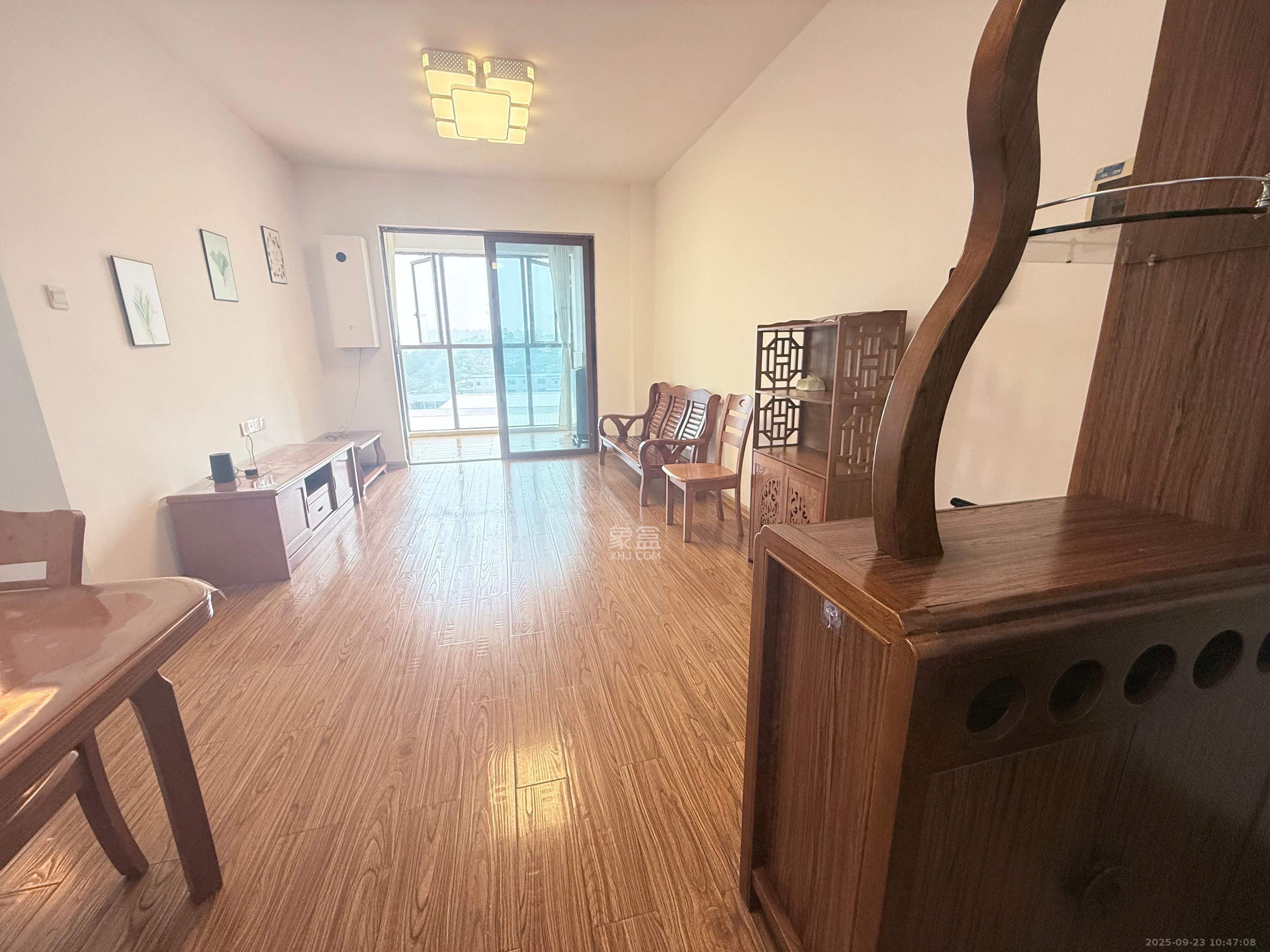 万里时代  2室1厅1卫    2200.0元/月室内图