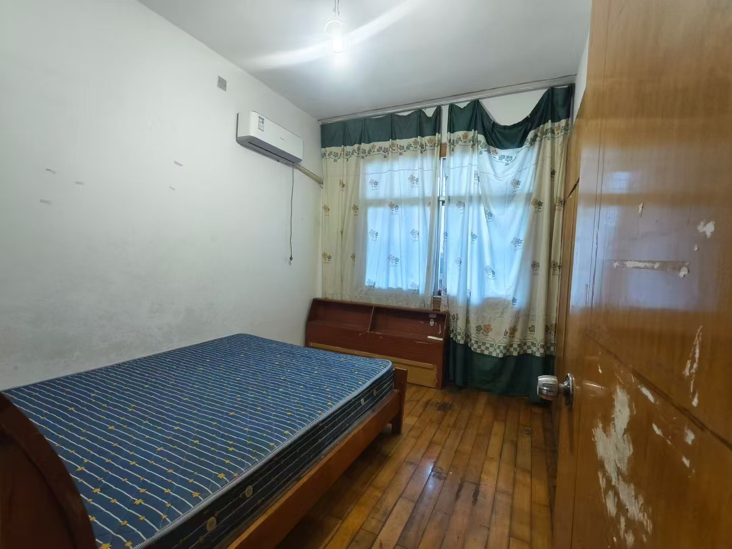 菊苑小区西区 3室1厅1卫 32.8万 菊苑小区西区 3室1厅1卫 32.8万客厅