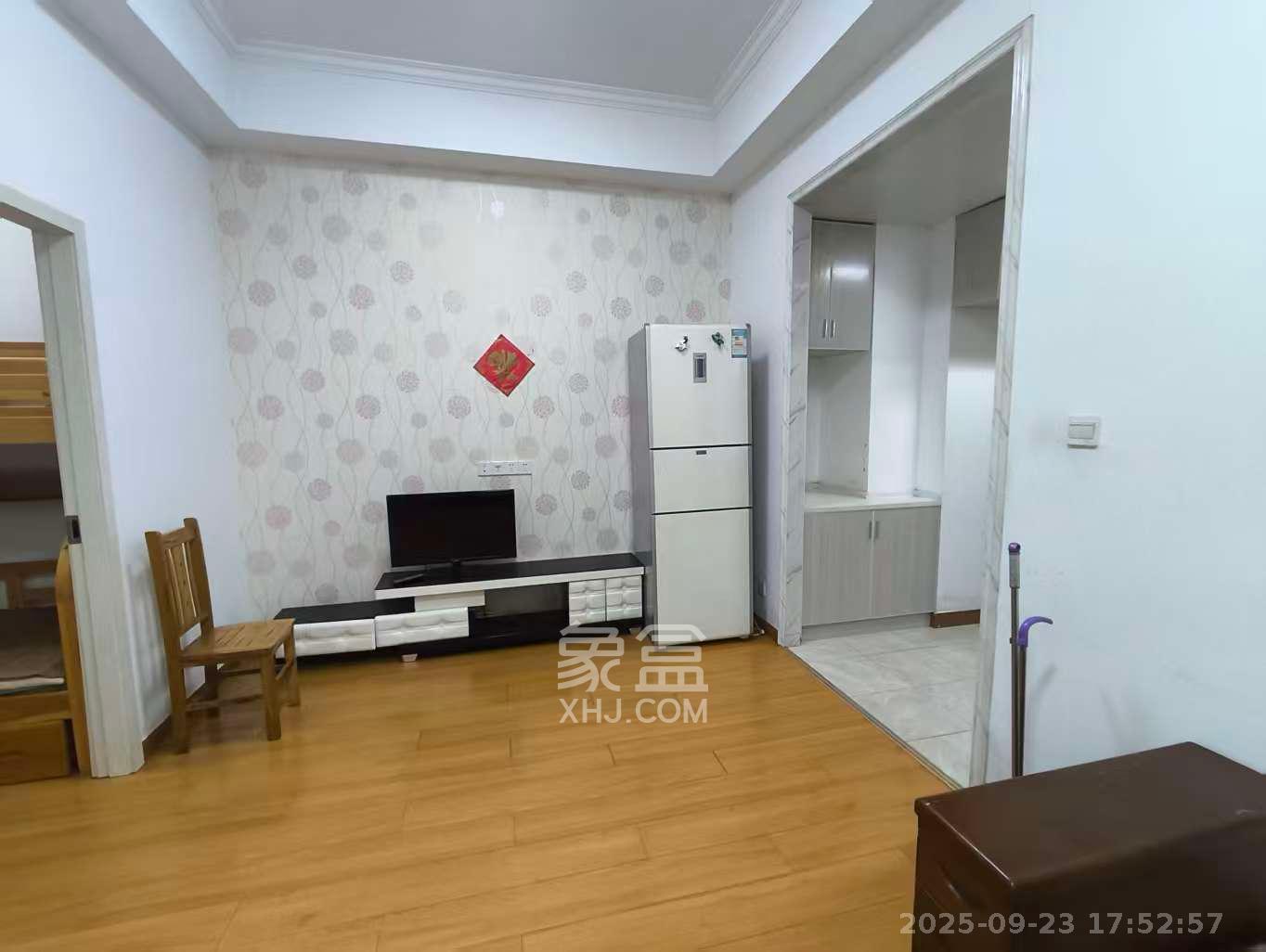 潇湘名城(新里程潇湘名城)  2室2厅1卫    2000.0元/月 潇湘名城(新里程潇湘名城)  2室2厅1卫    2000.0元/月室内图