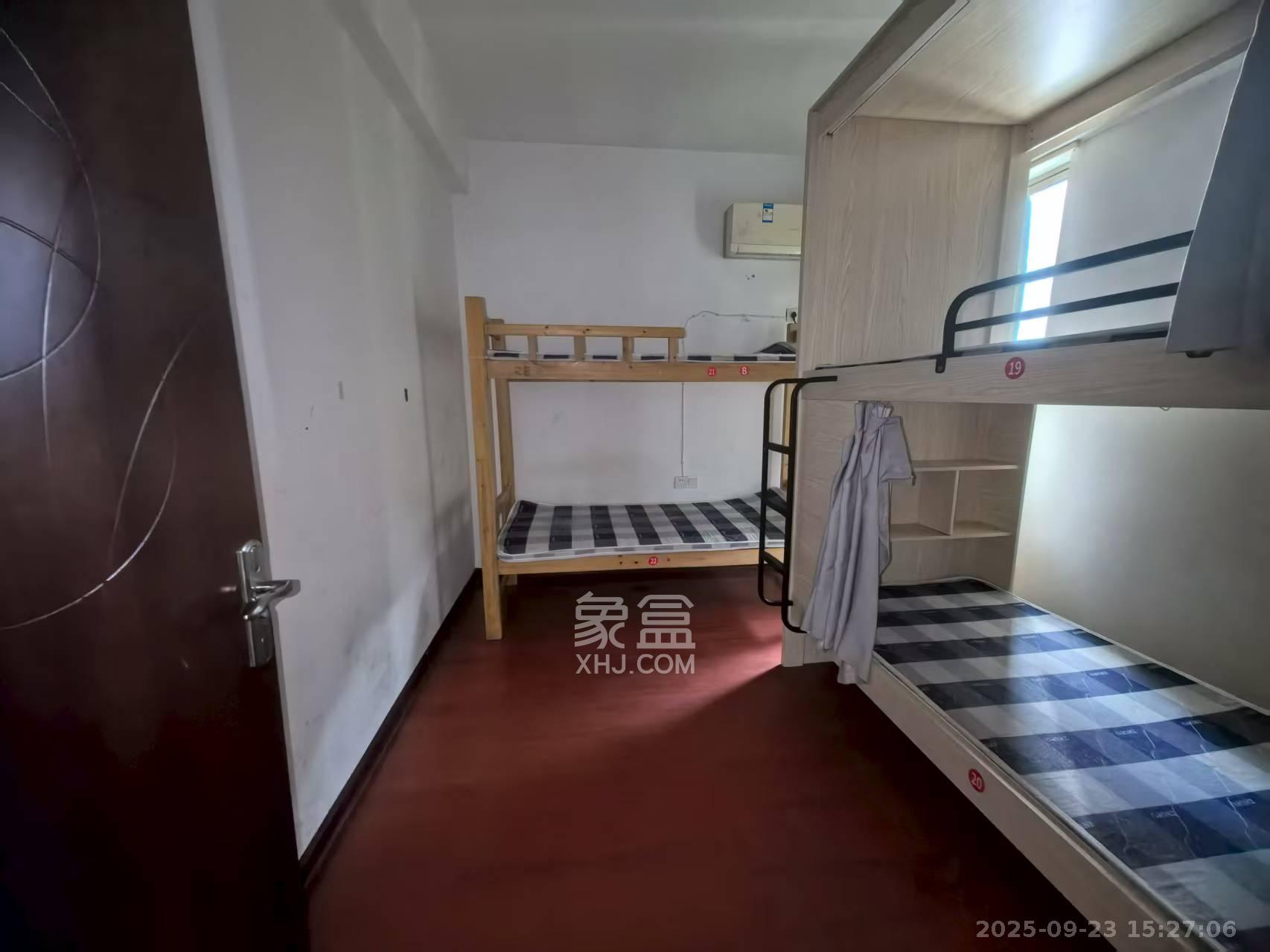 长宝1667  3室2厅2卫    5000.0元/月室内图