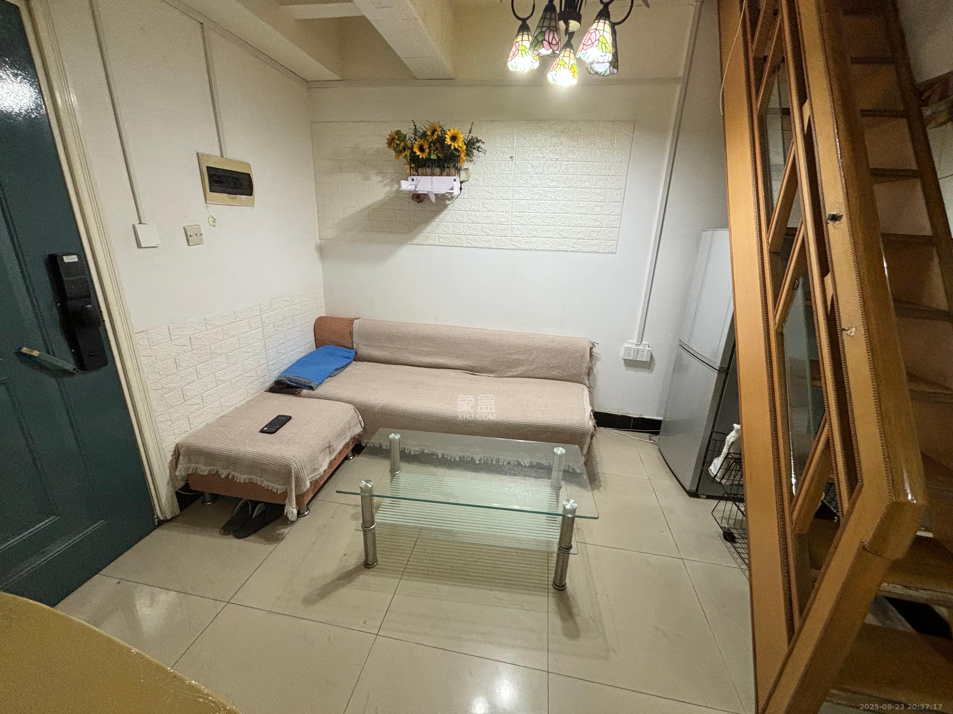 在水一方  1室1厅1卫   1500.00元/月室内图
