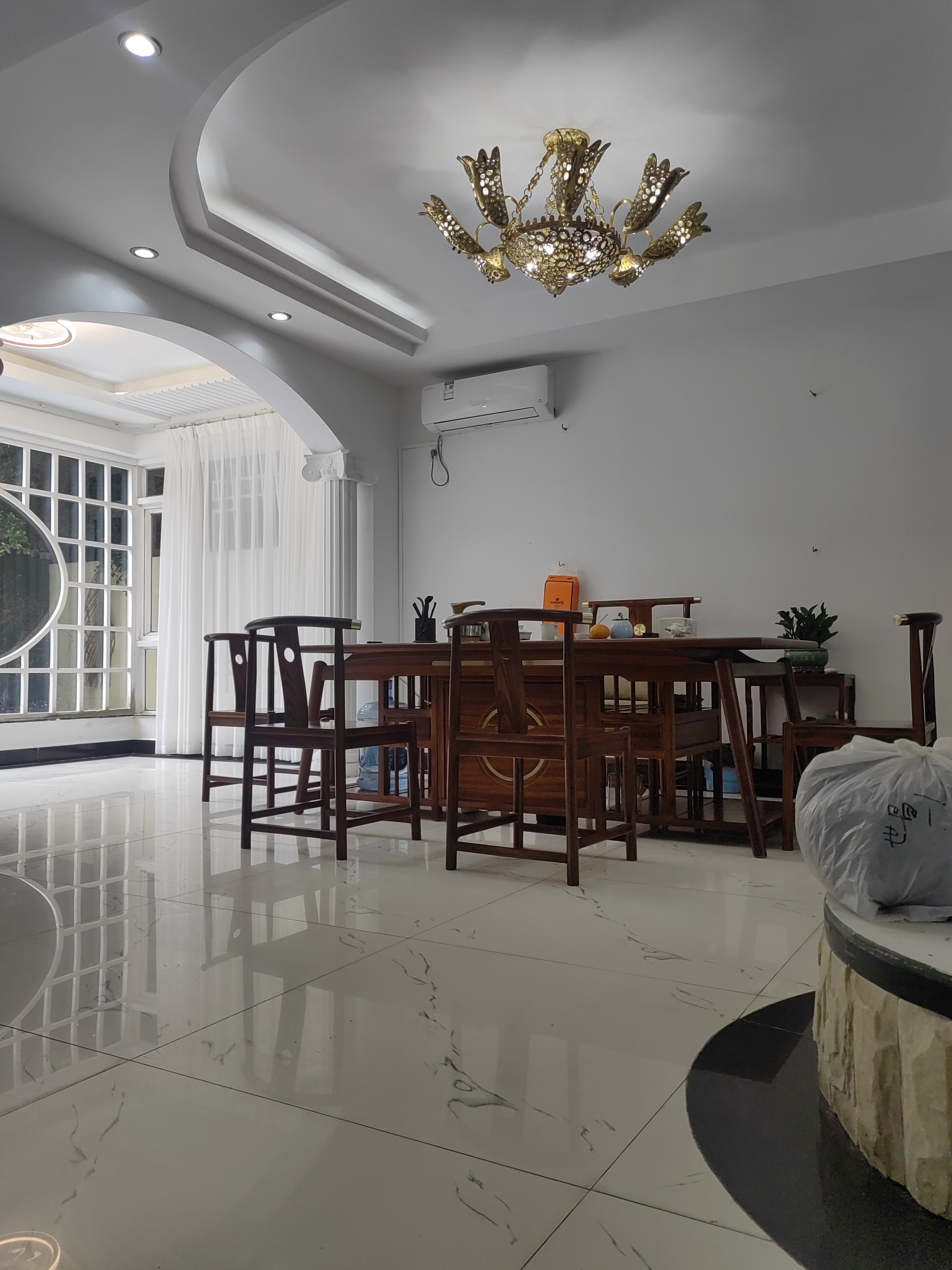 半山花园别墅  6室3厅1卫    29000.0元/月室内图