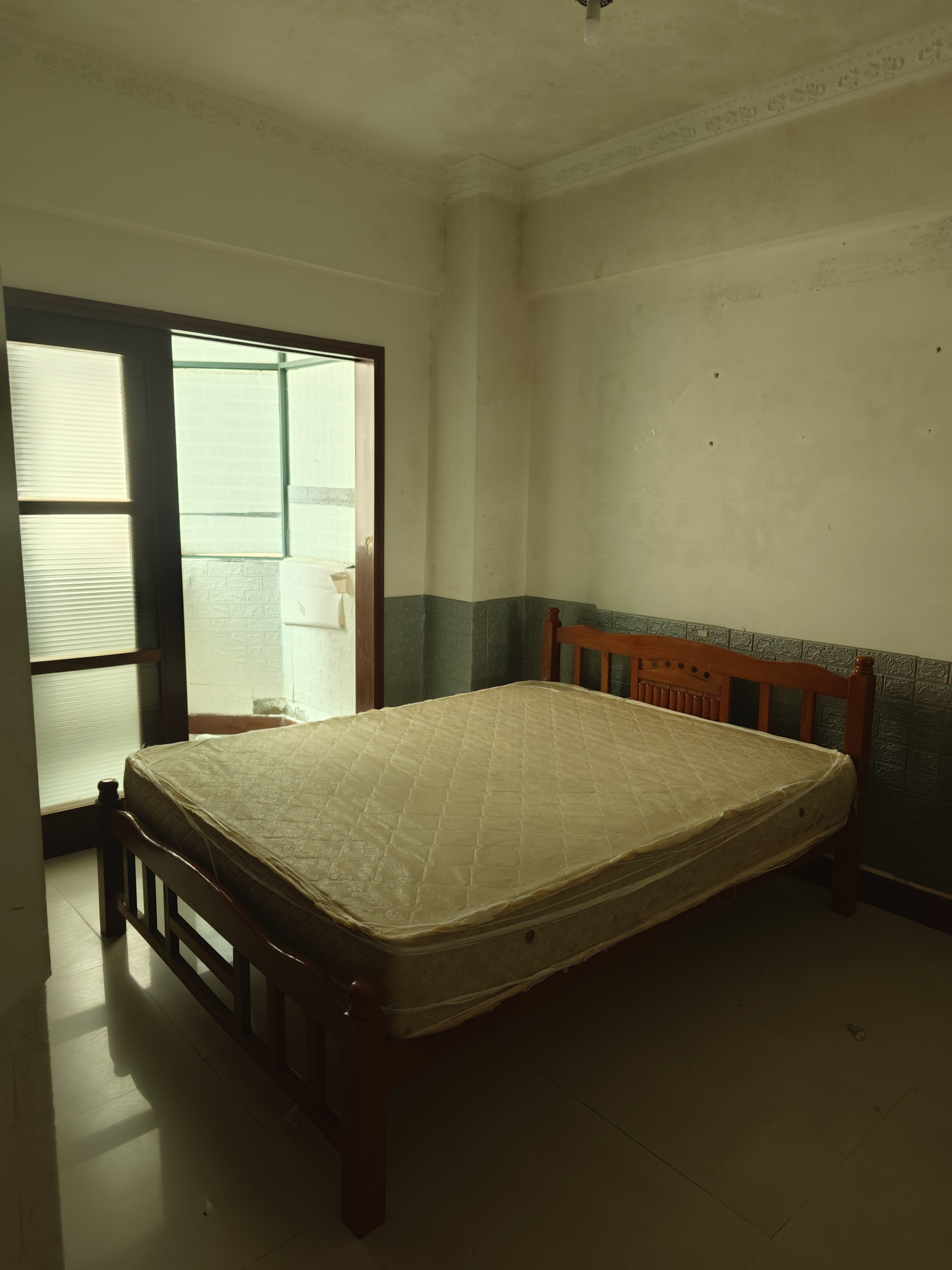 怡景花园  3室1厅1卫    2300.0元/月室内图