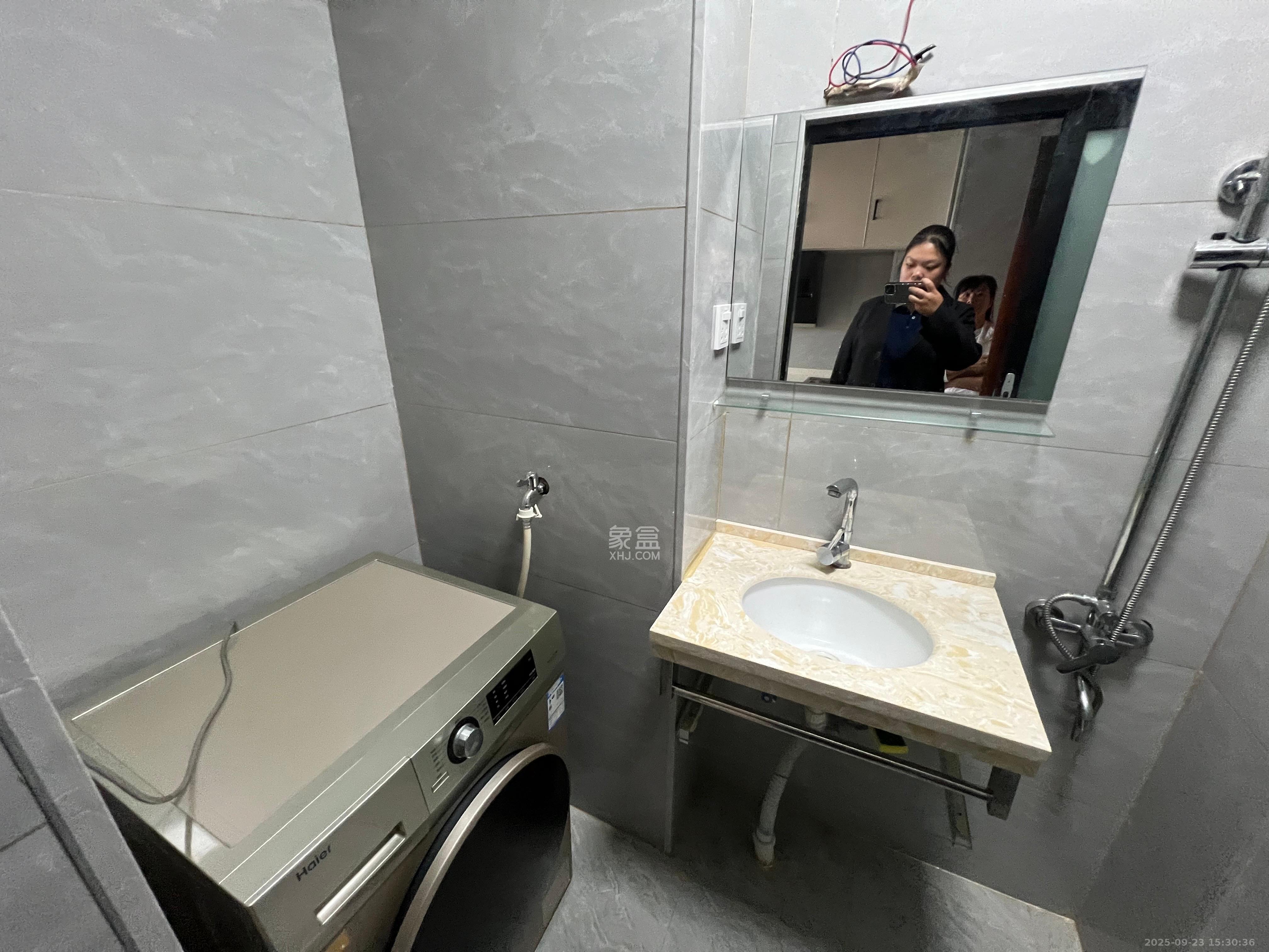 长沙高铁吾悦广场 1室1厅1卫 1300.0元/月 长沙高铁吾悦广场 1室1厅1卫 1300.0元/月室内图