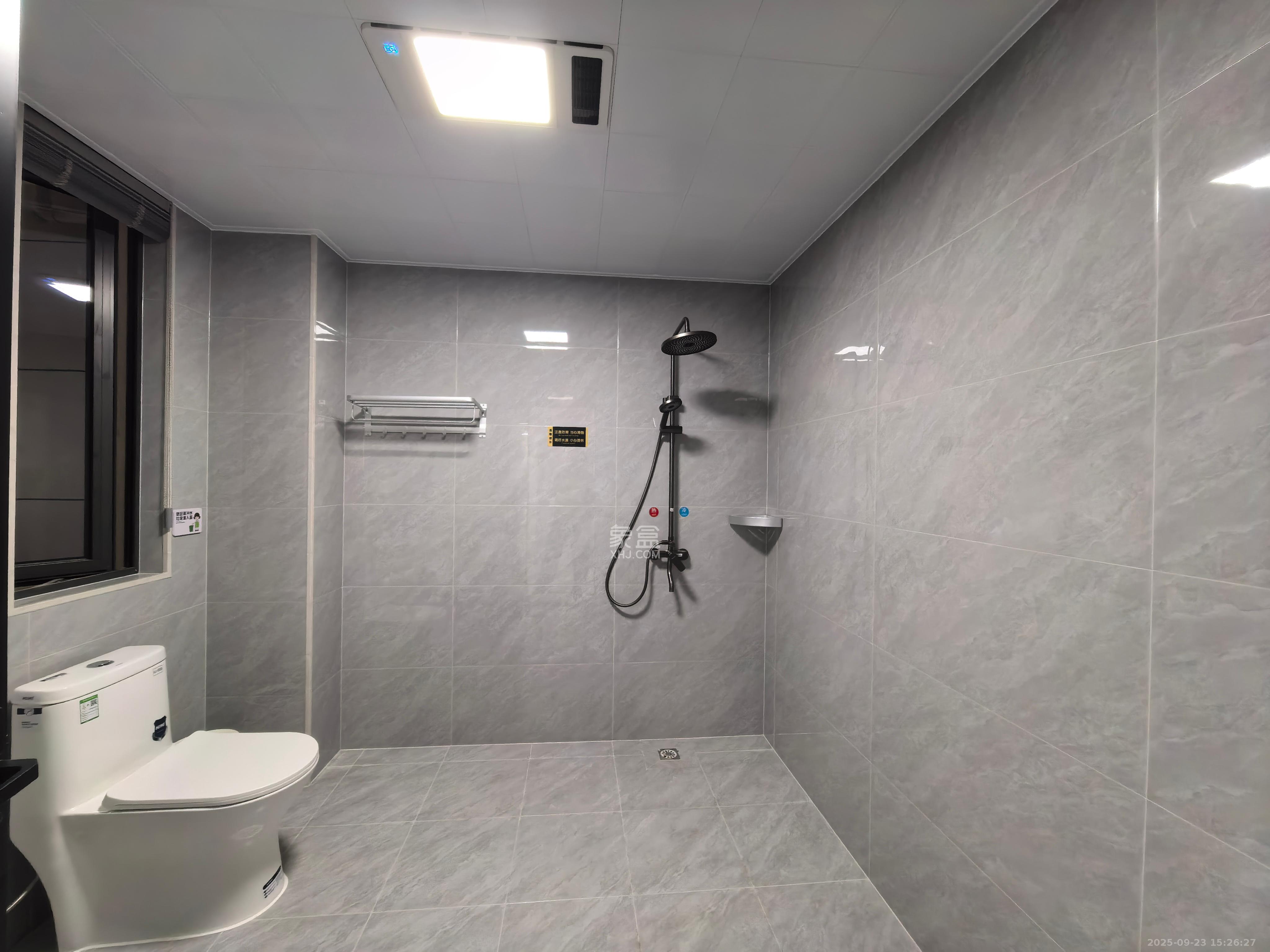 世茂璀璨风华 4室2厅3卫 6500.0元/月 世茂璀璨风华 4室2厅3卫 6500.0元/月室内图