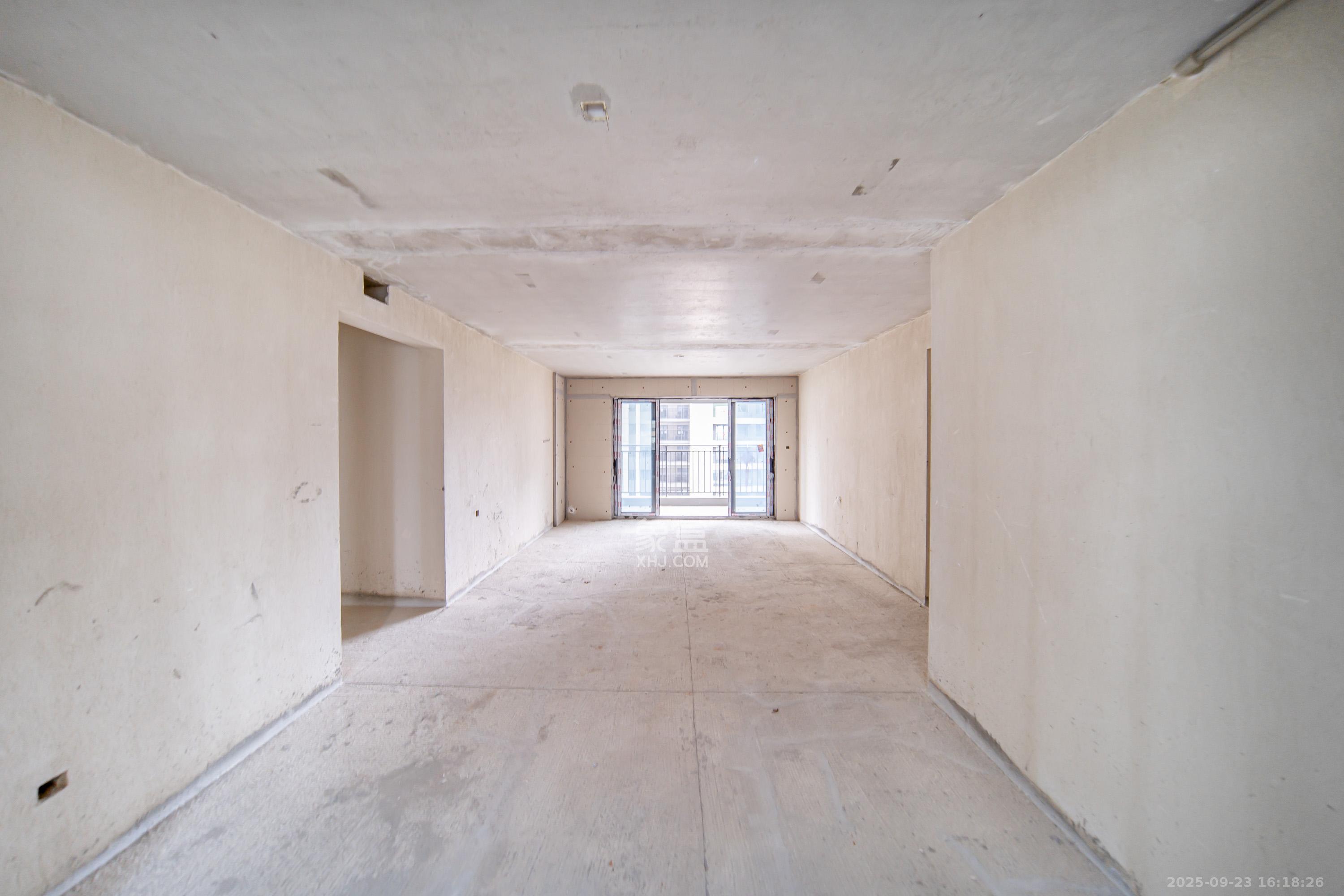 城发恒伟洋湖映2009  4室2厅2卫    165.0万