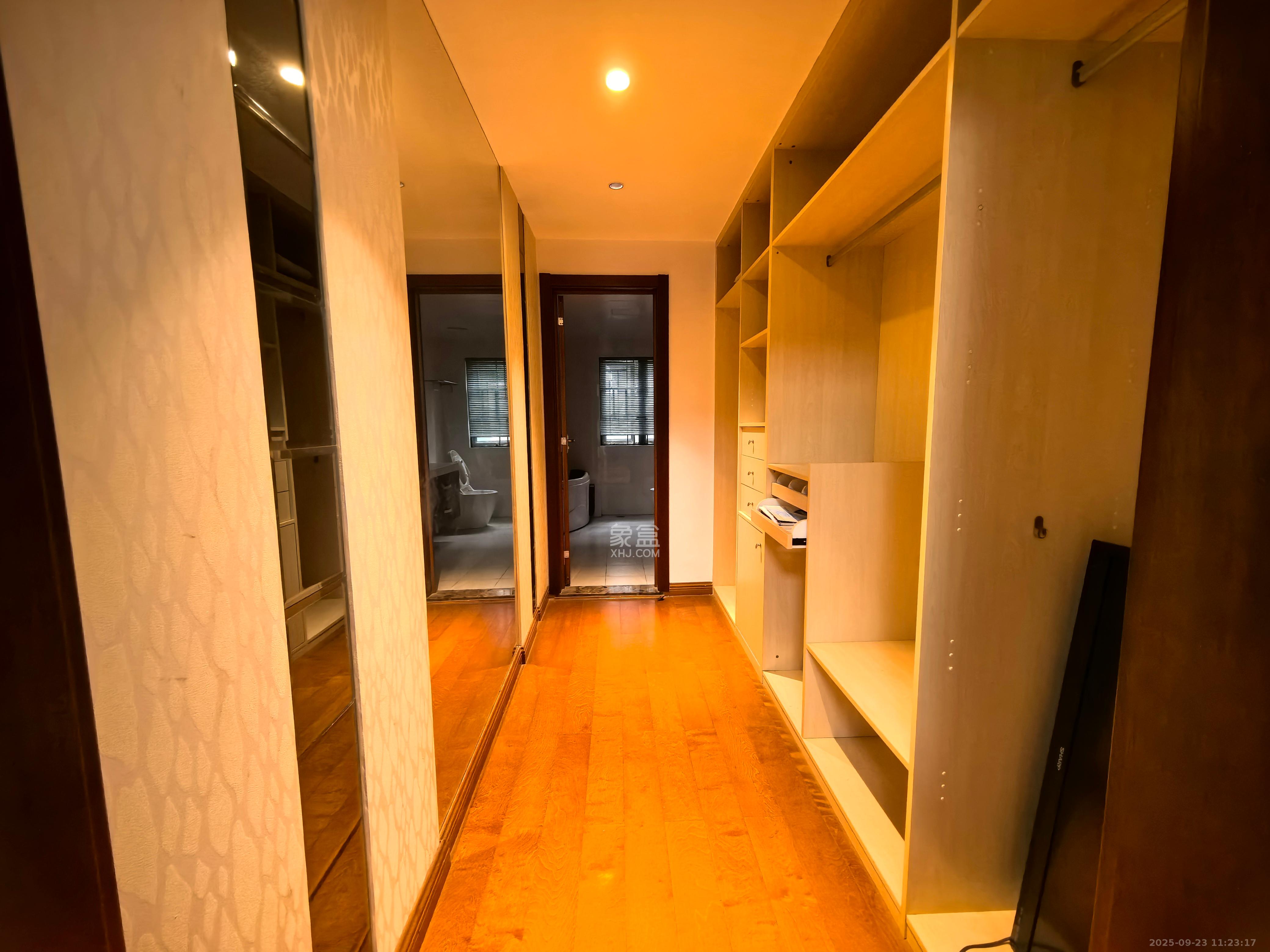 万科城 5室2厅2卫 10000.0元/月 万科城 5室2厅2卫 10000.0元/月室内图