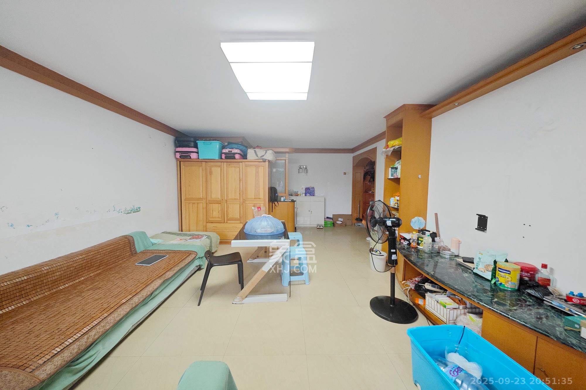 湘银公寓 2室1厅1卫 30.0万 湘银公寓 2室1厅1卫 30.0万客厅