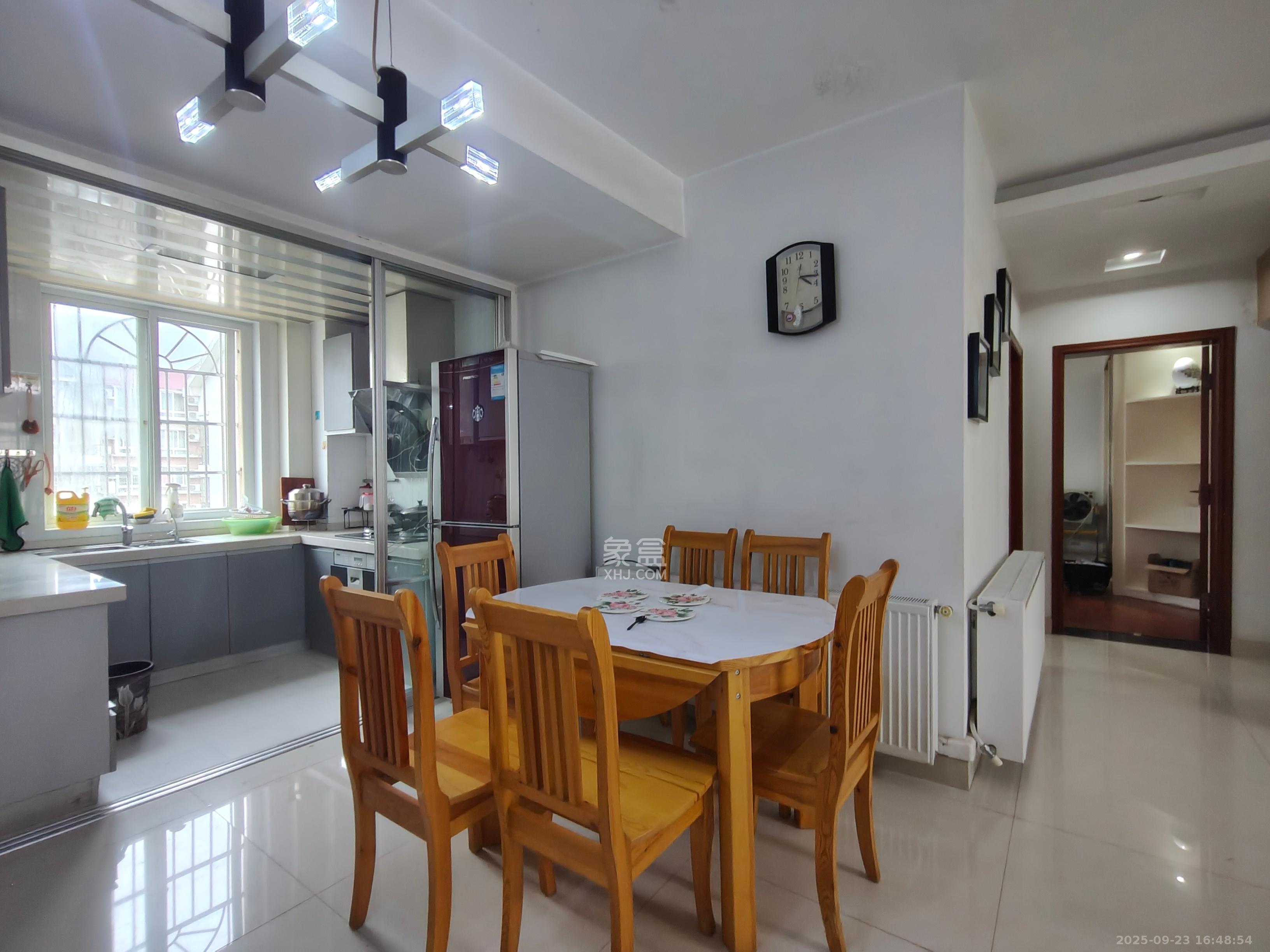 东方名都百草园  3室2厅1卫    2100.0元/月室内图