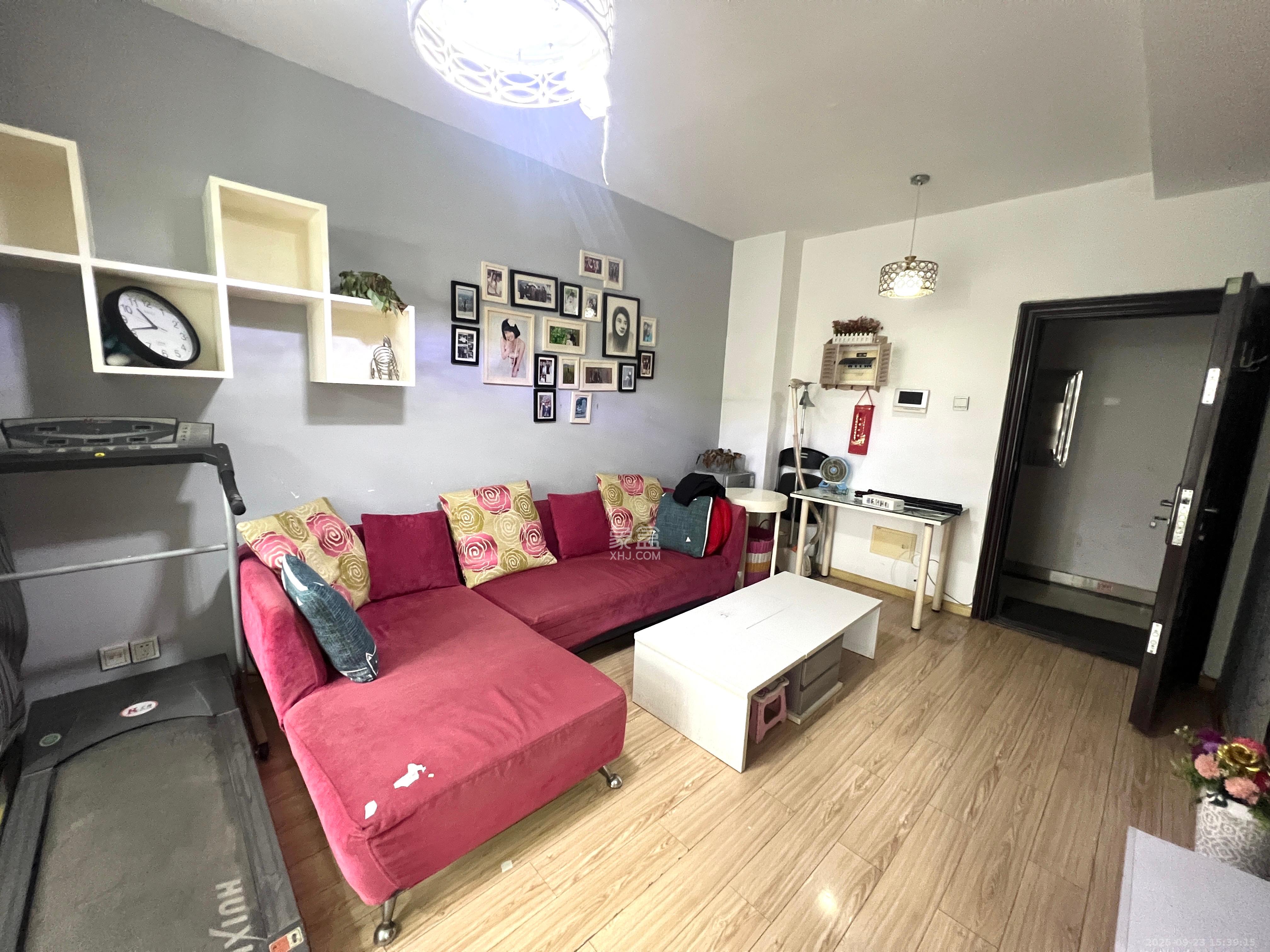 山水花都 1室1厅1卫 1400.0元/月 山水花都 1室1厅1卫 1400.0元/月室内图