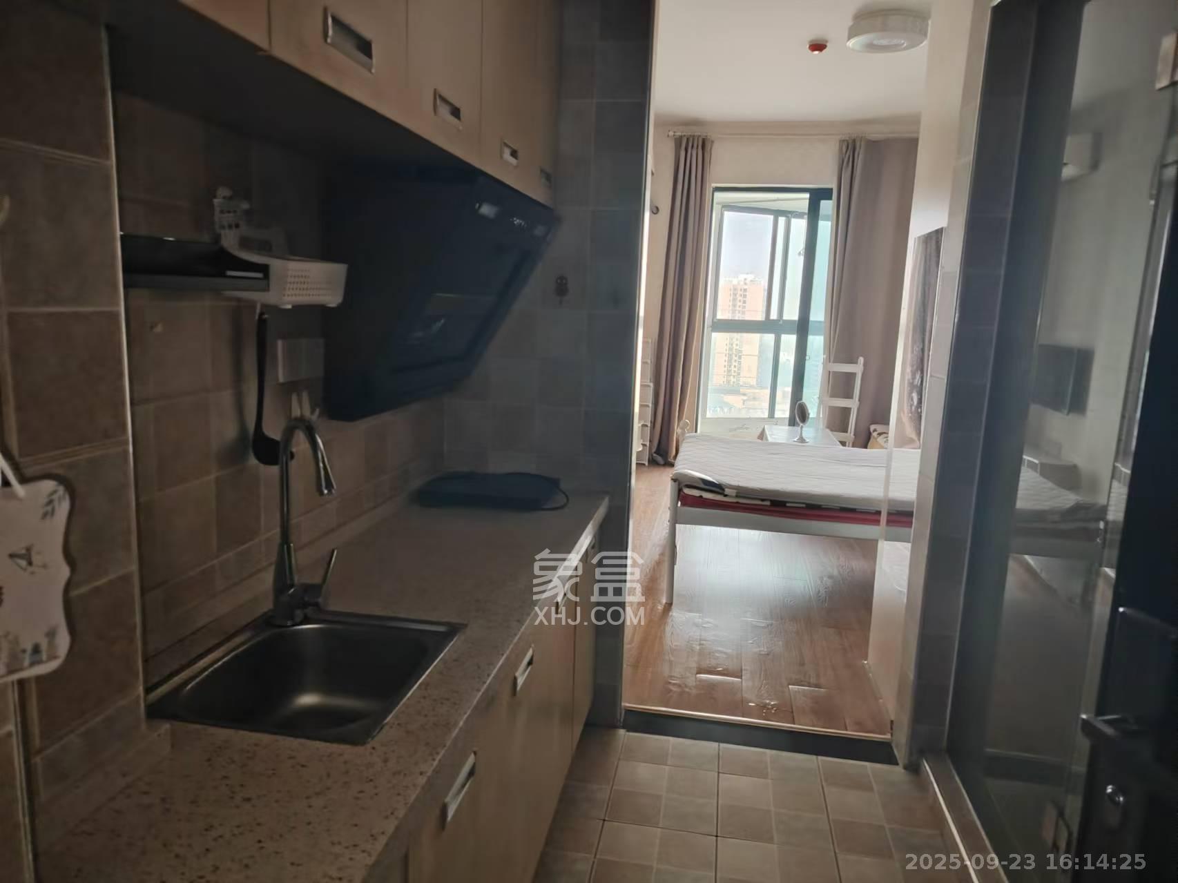 绿地中央广场 1室0厅1卫 1500.0元/月 绿地中央广场 1室0厅1卫 1500.0元/月室内图