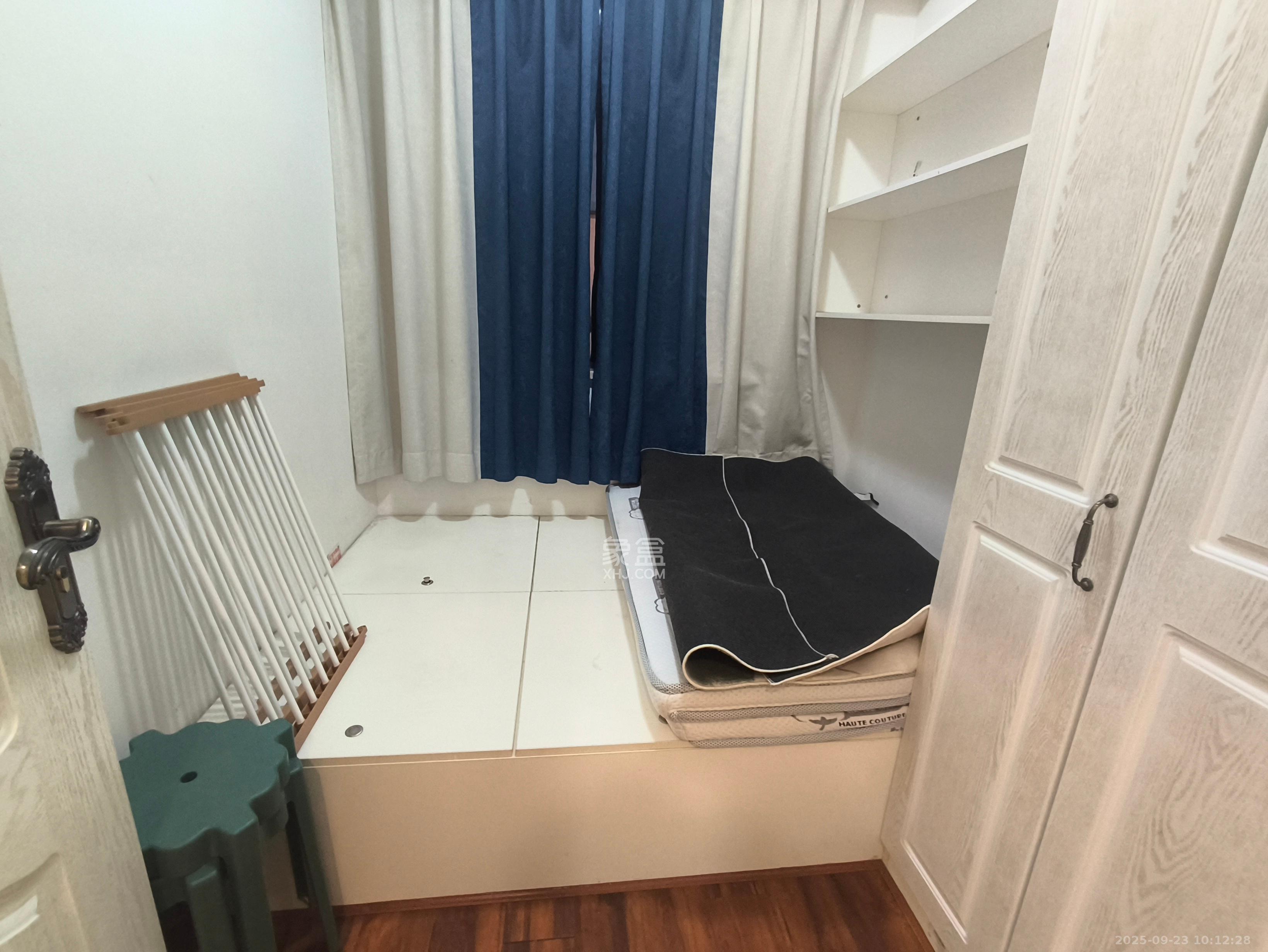 奥克斯滨仕花园（奥克斯洋湖广场/奥克斯中心）  3室2厅1卫    3300.0元/月室内图