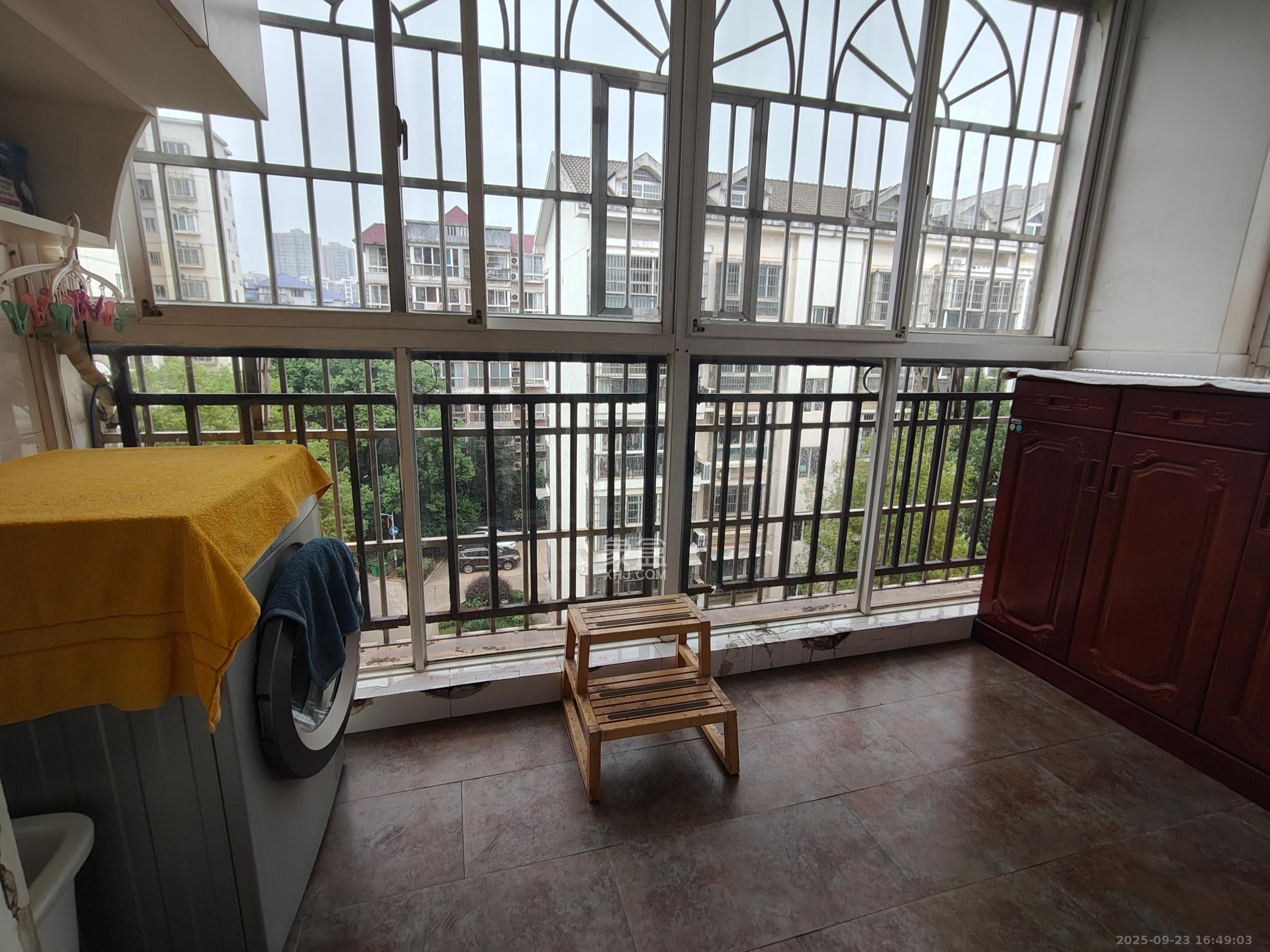 东方名都百草园 3室2厅1卫 2100.0元/月 东方名都百草园 3室2厅1卫 2100.0元/月室内图