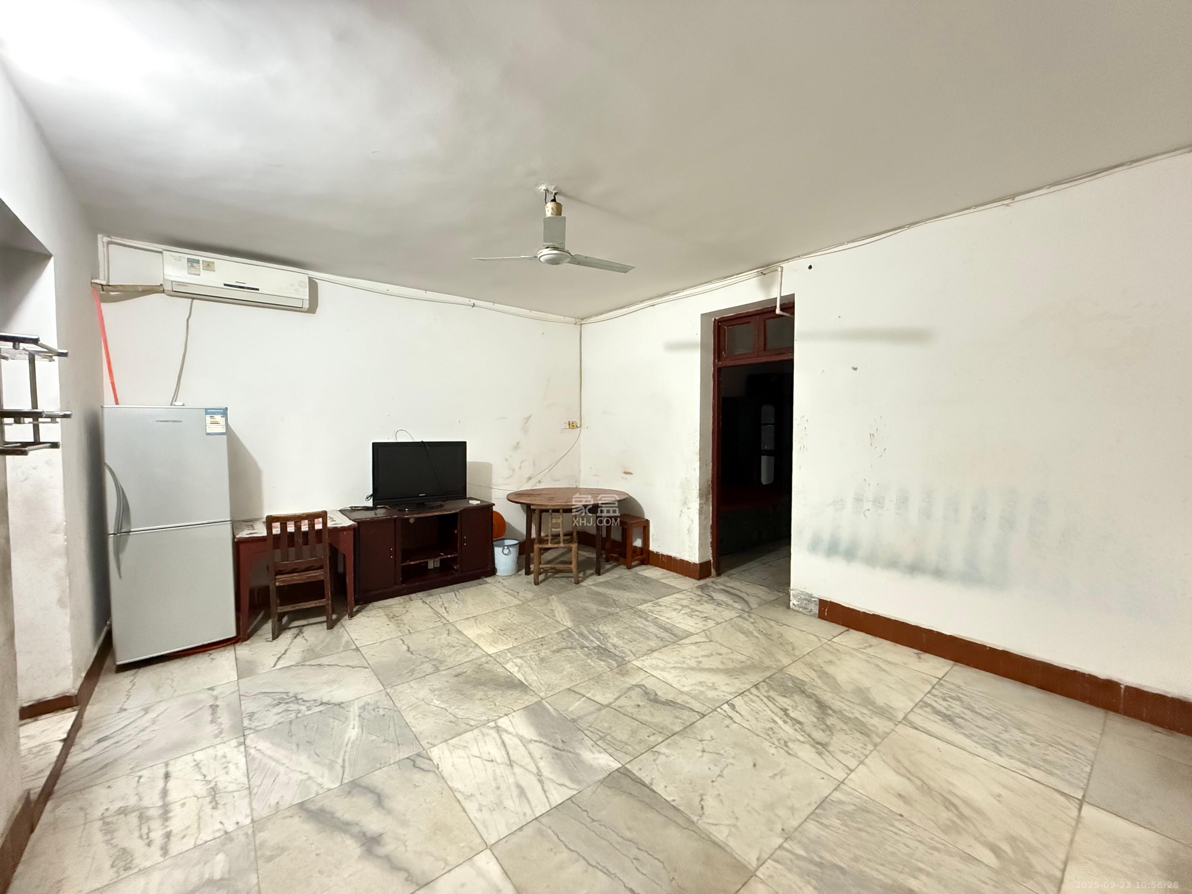 百善台小区 2室1厅1卫 1100.0元/月 百善台小区 2室1厅1卫 1100.0元/月室内图