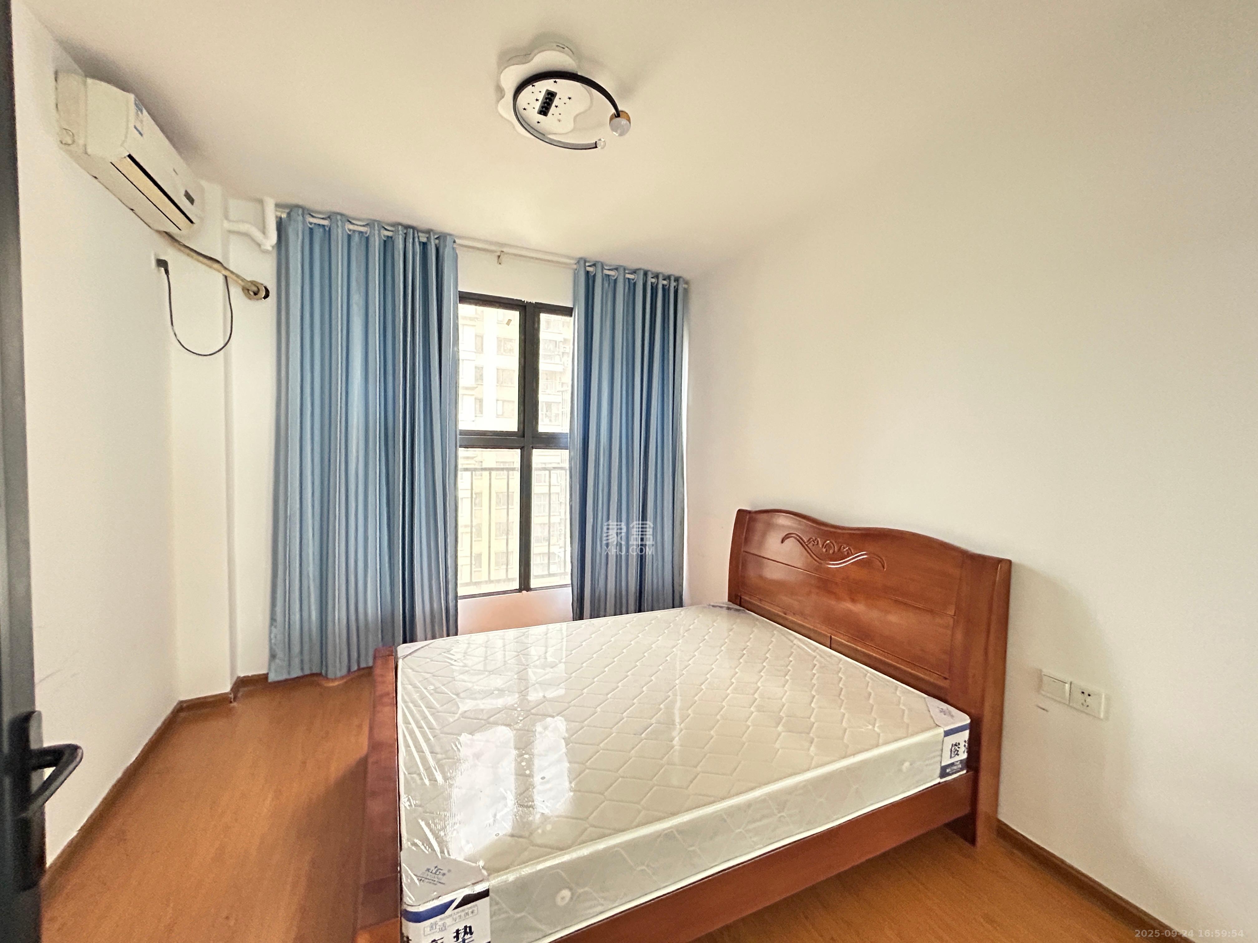 中建麓山和苑  3室2厅2卫    1800.0元/月室内图