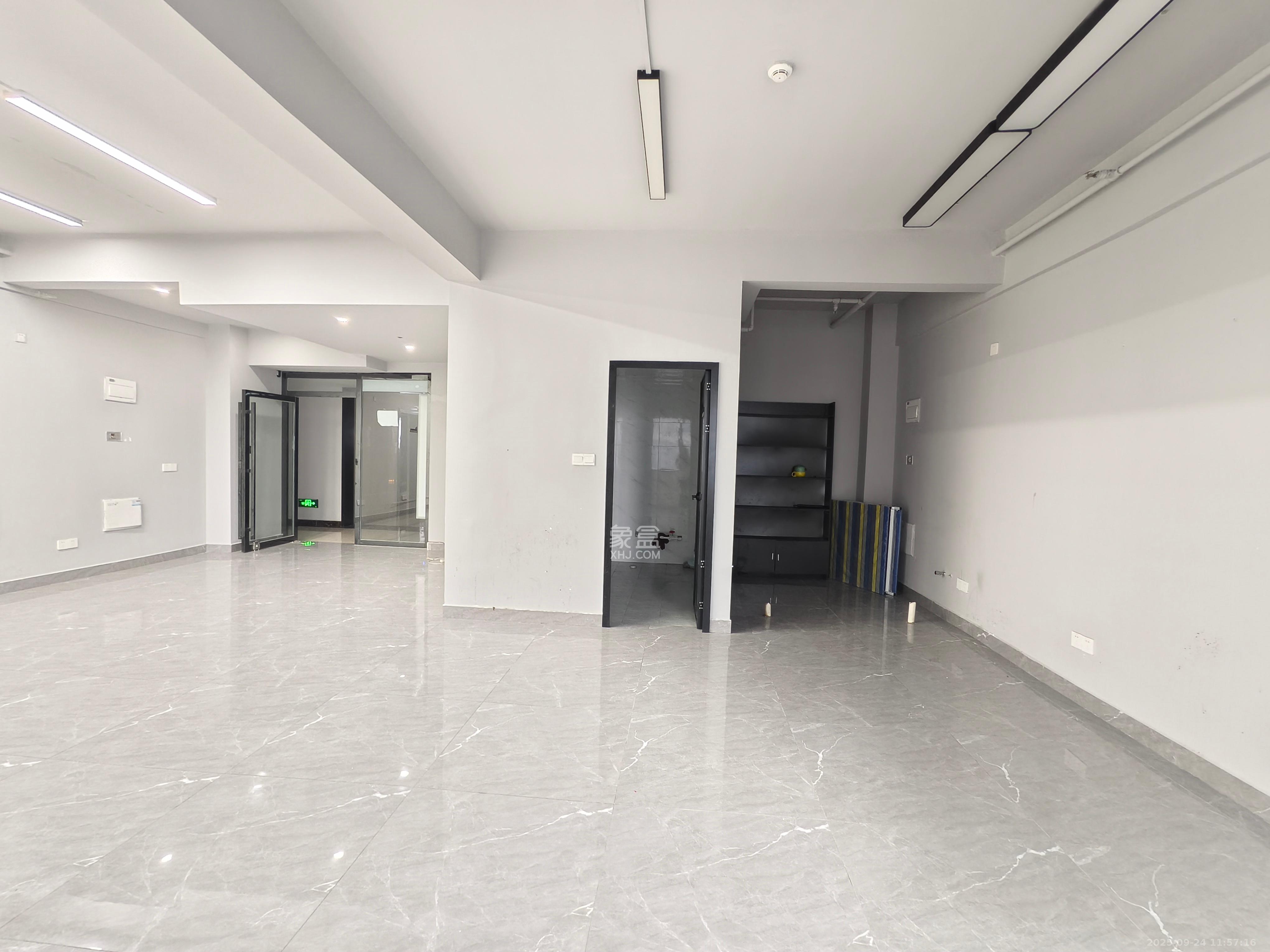 中建悦和城  2室1厅1卫    2400.0元/月室内图