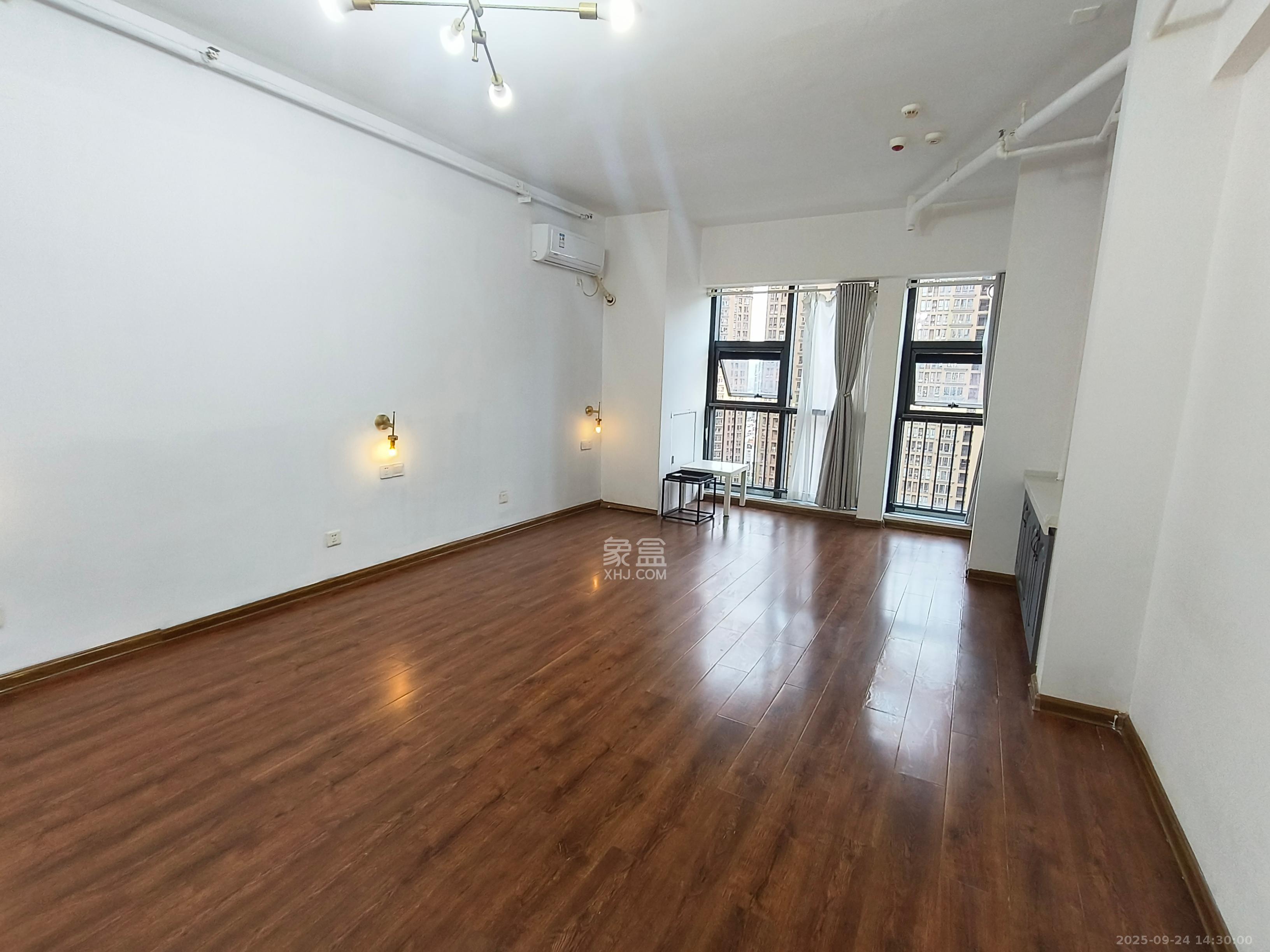 第六都(陆都小区) 1室1厅1卫 1700.0元/月 第六都(陆都小区) 1室1厅1卫 1700.0元/月室内图