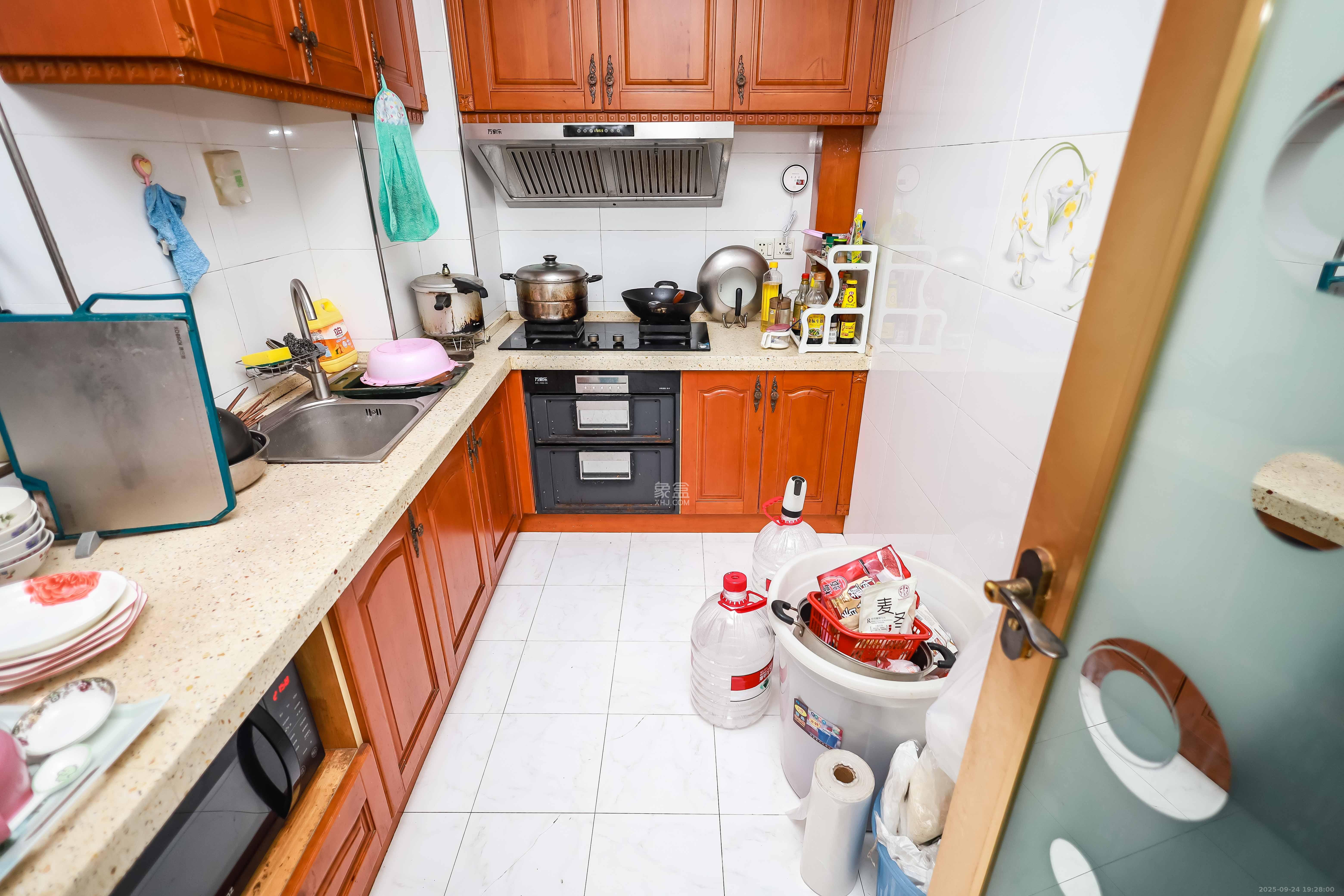 莱茵城 3室2厅1卫 106.0万 莱茵城 3室2厅1卫 106.0万厨房