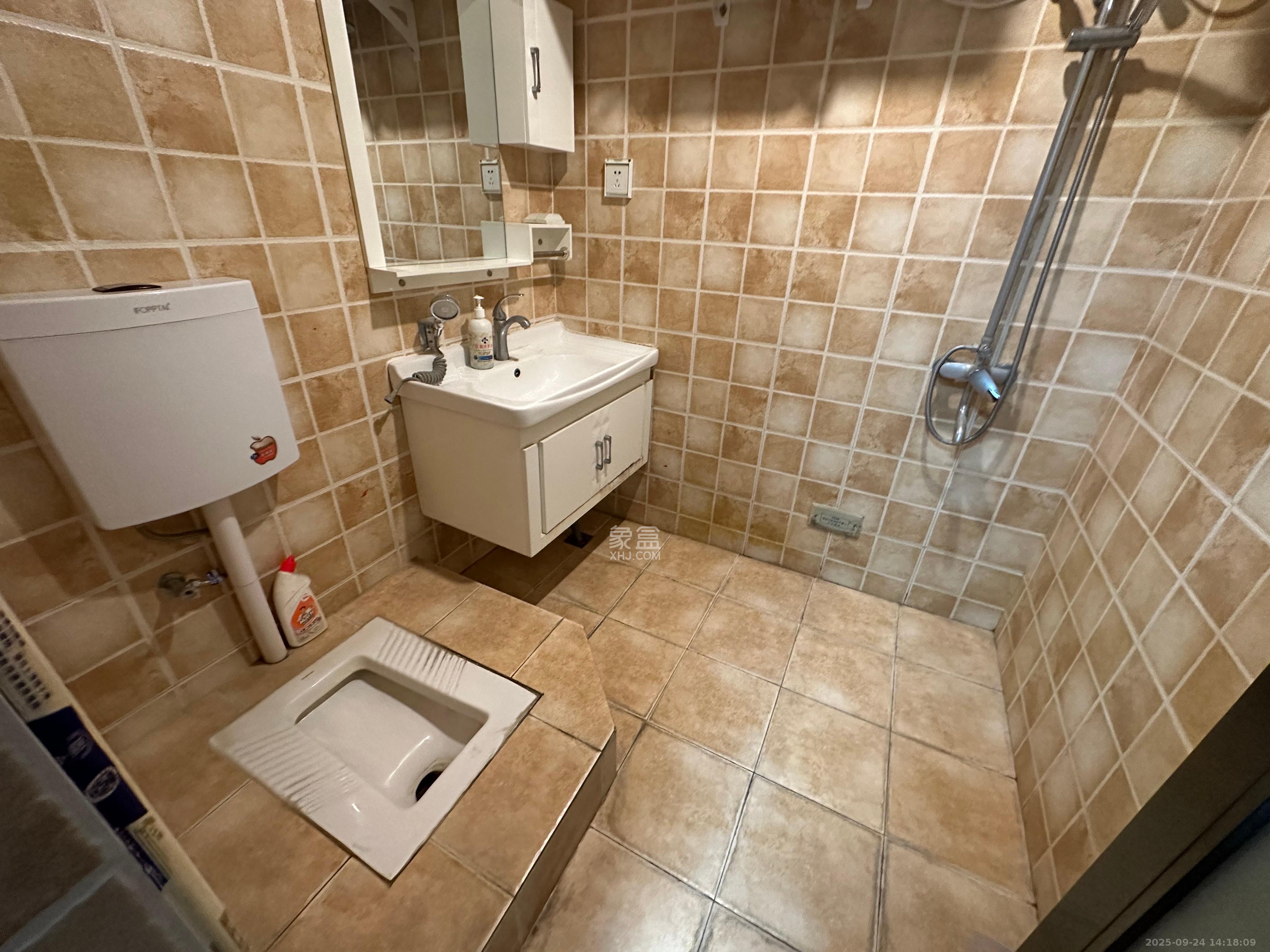 钰龙天下二期（钰龙佳园）  1室0厅1卫    1200.0元/月室内图