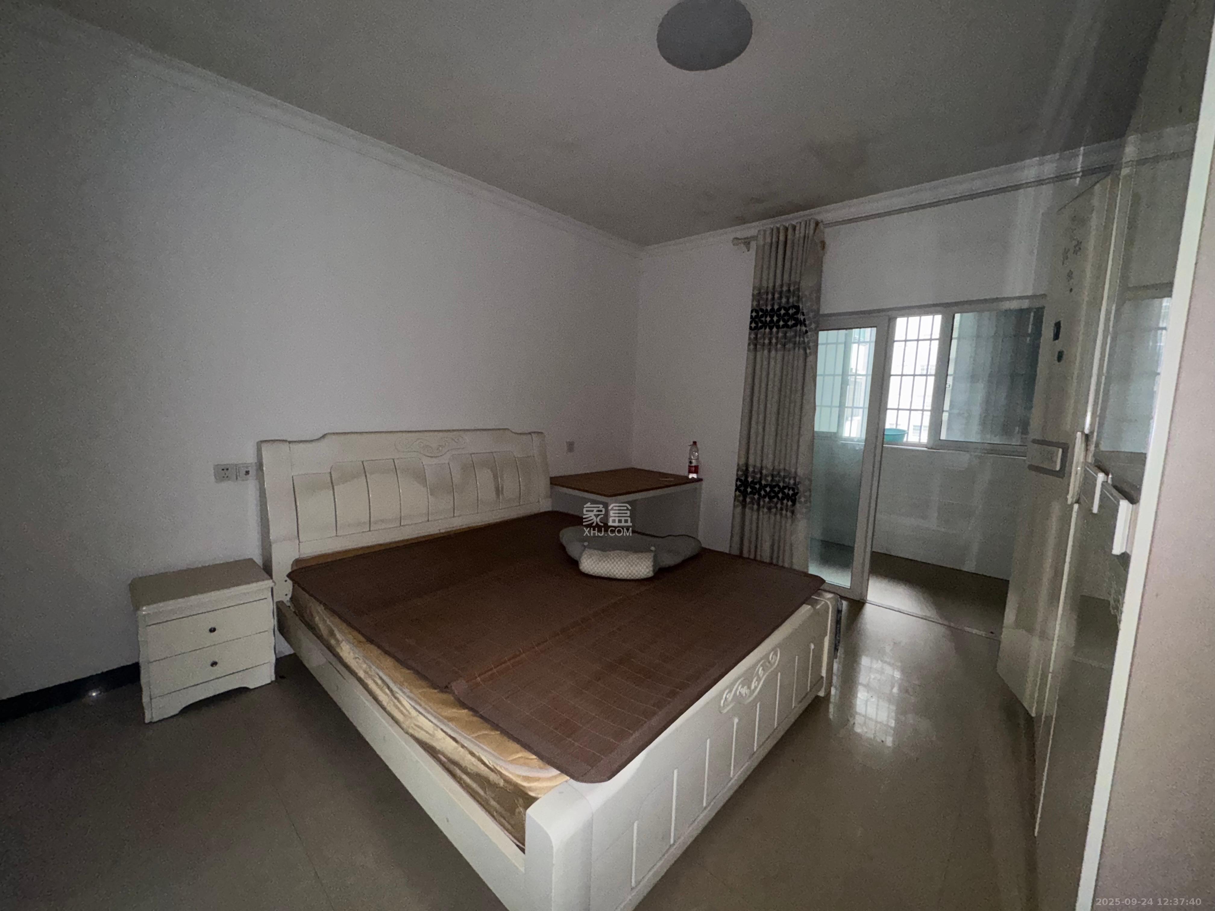 锦璨家园  3室2厅2卫    1800.0元/月室内图