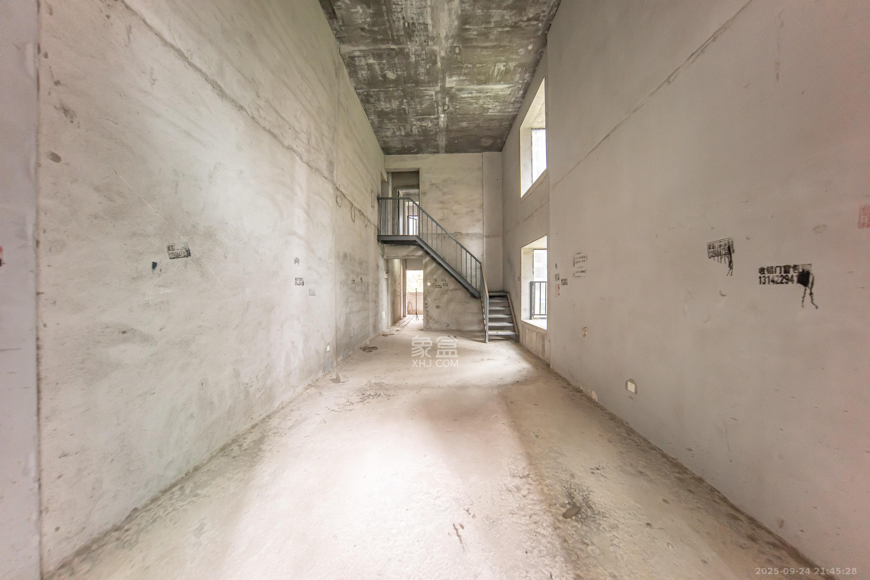 邦盛水岸御园  4室2厅2卫    76.0万