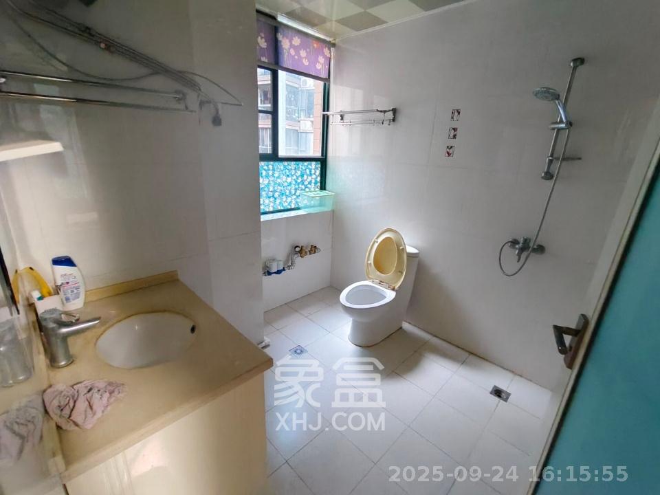 金色山庄 3室2厅2卫 3000.0元/月 金色山庄 3室2厅2卫 3000.0元/月室内图