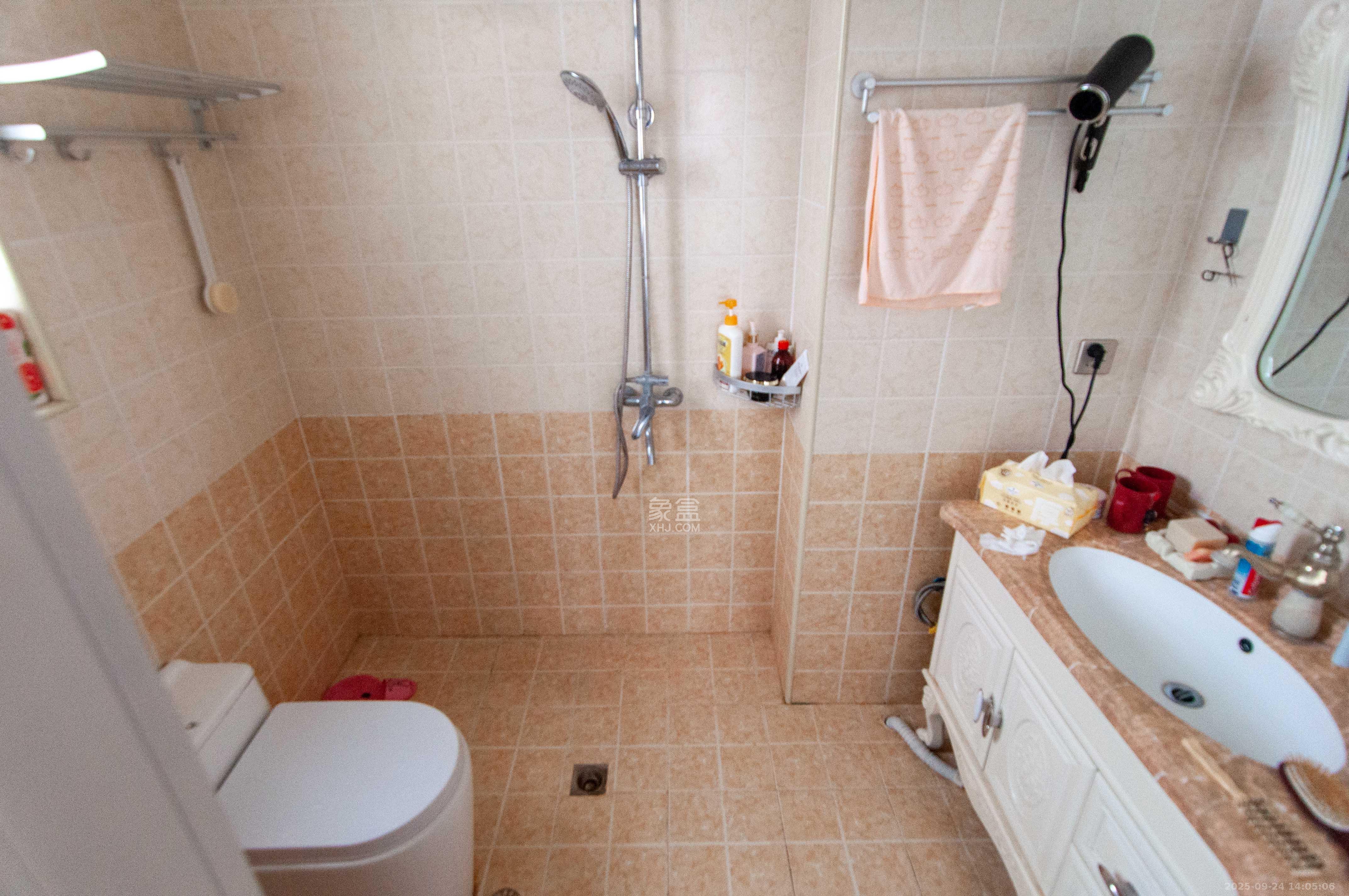 中房F联邦 4室2厅2卫 118.0万 中房F联邦 4室2厅2卫 118.0万卫生间