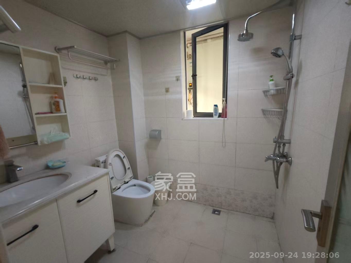 卓越蔚蓝海岸二期 2室2厅1卫 2200.0元/月 卓越蔚蓝海岸二期 2室2厅1卫 2200.0元/月室内图