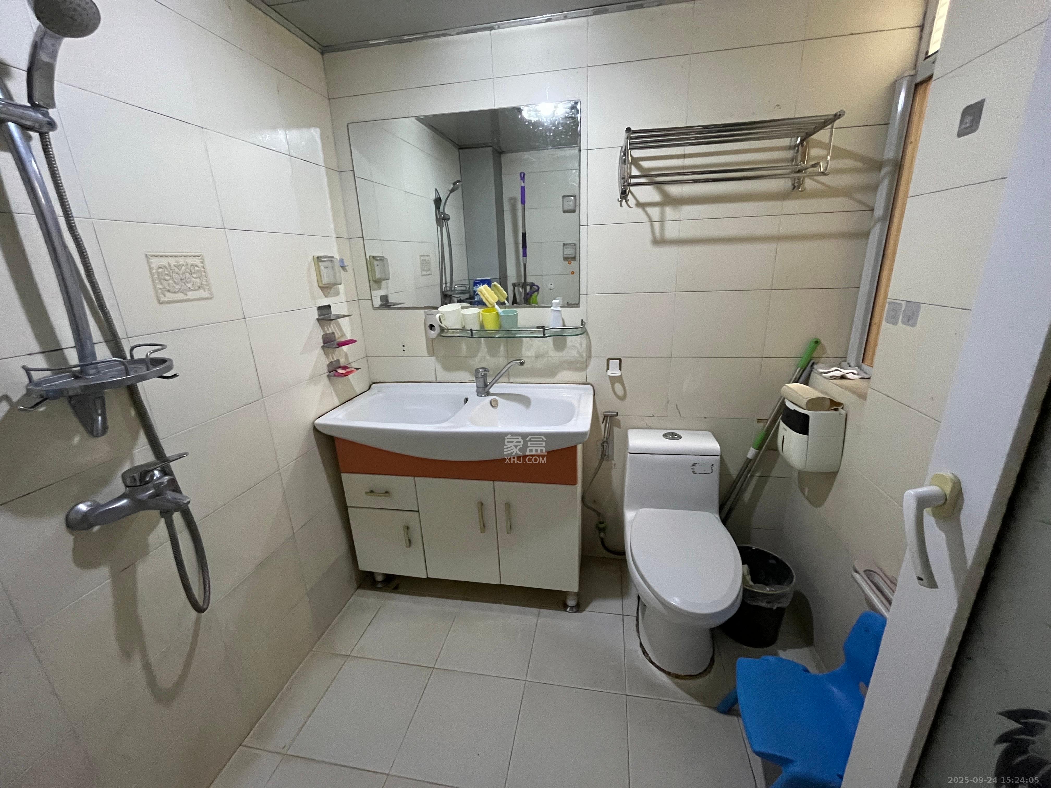 山水庭院  2室2厅1卫   1700.00元/月室内图