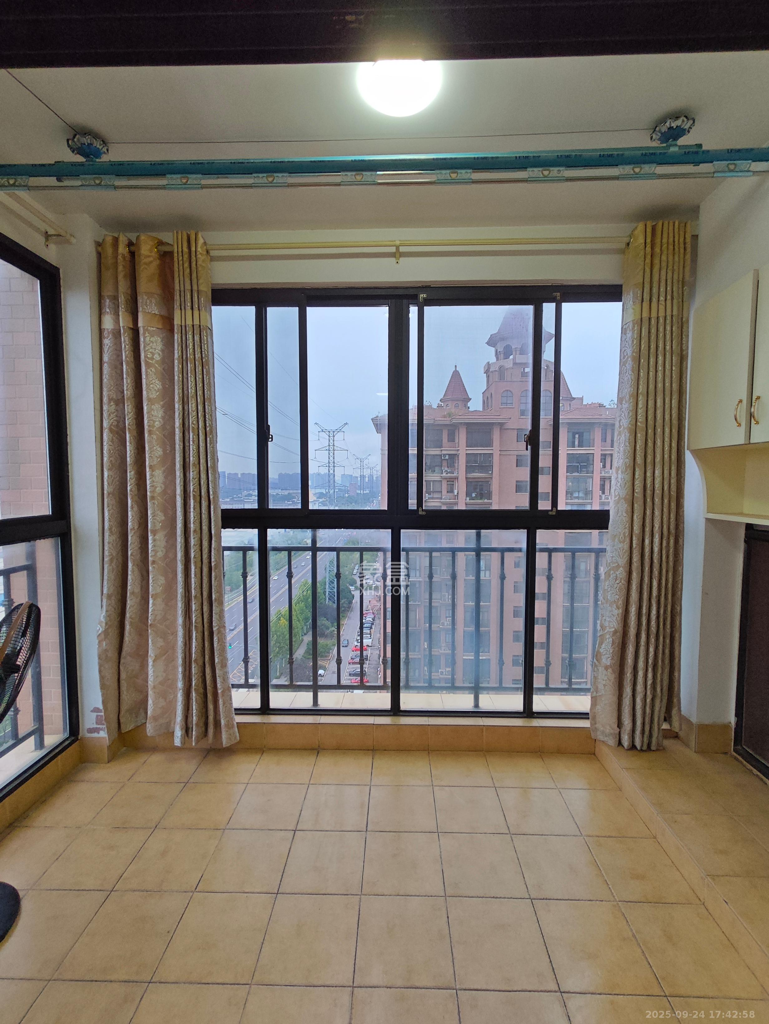 康桥长郡 4室2厅2卫 2000.0元/月 康桥长郡 4室2厅2卫 2000.0元/月室内图