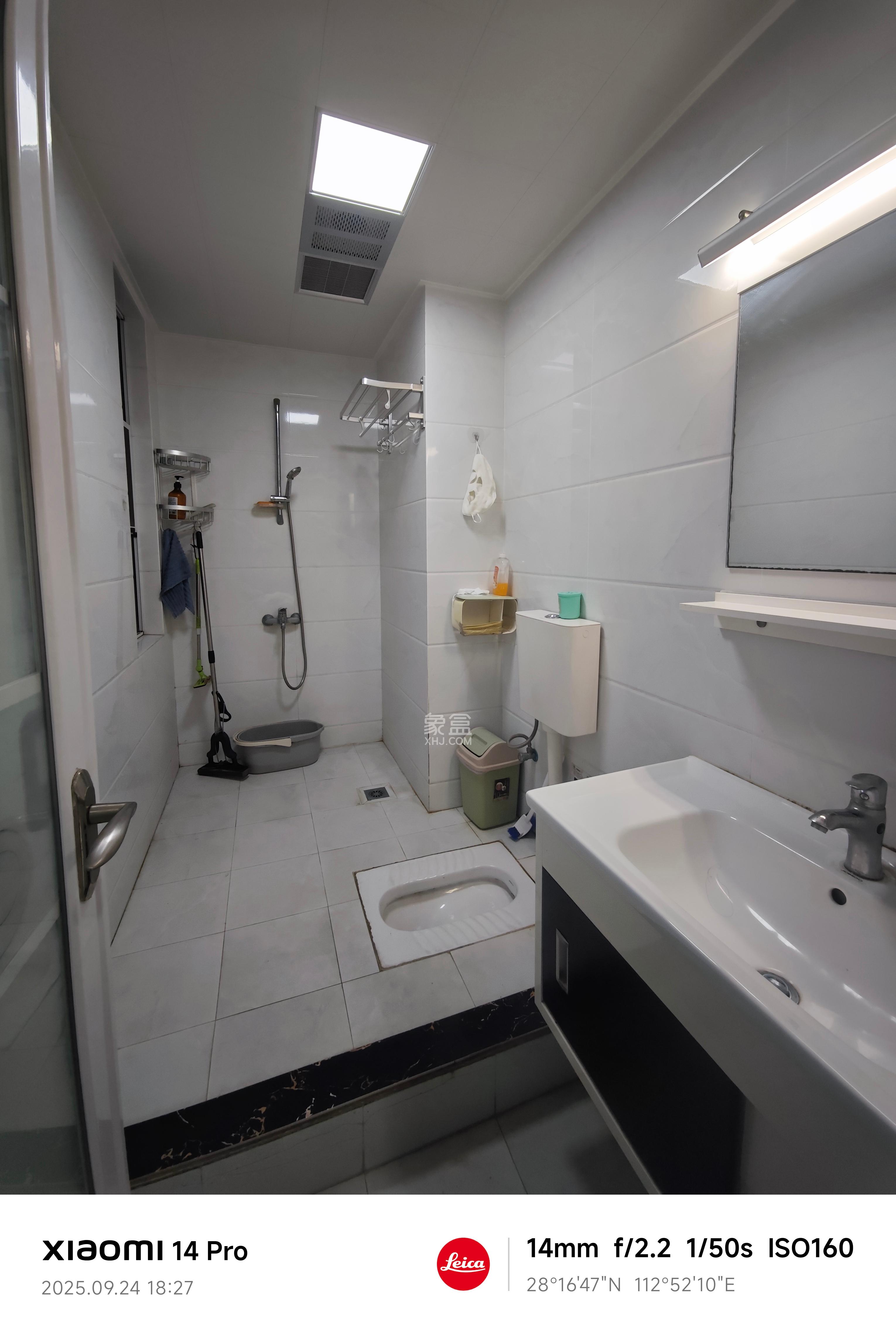 金地三千府(金地湖山樾、金地自在城) 3室2厅2卫 1800.0元/月 金地三千府(金地湖山樾、金地自在城) 3室2厅2卫 1800.0元/月室内图