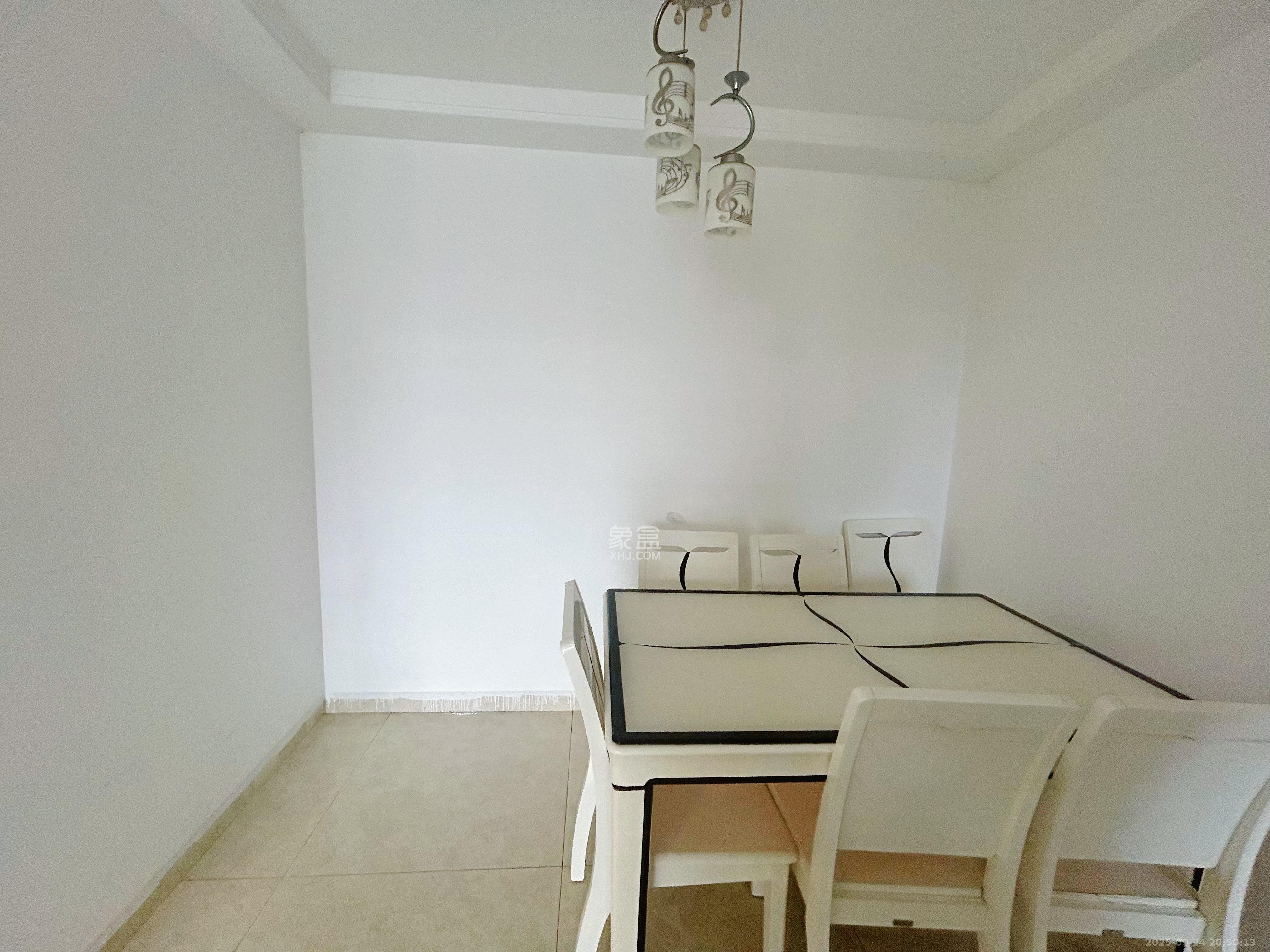 芒果天地(芒果雅苑)  2室2厅1卫    2400.0元/月室内图