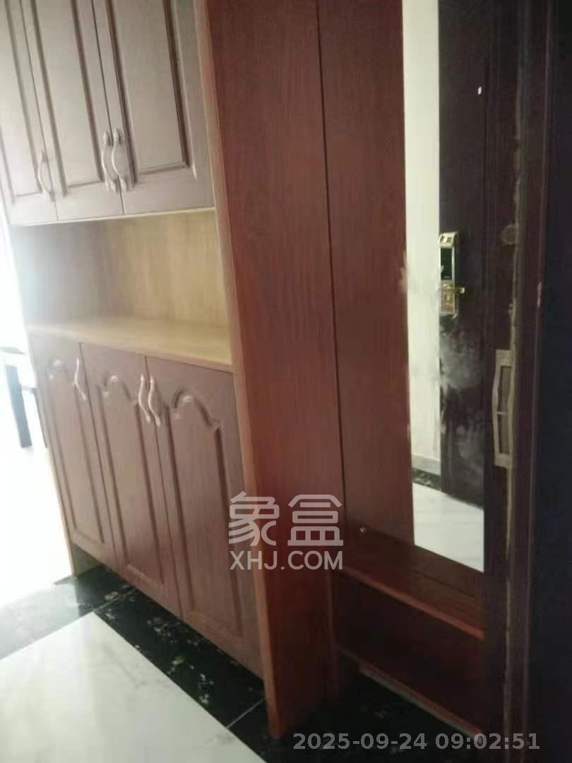 碧桂园公园壹号(凯怡茗苑) 3室2厅1卫 1700.0元/月 碧桂园公园壹号(凯怡茗苑) 3室2厅1卫 1700.0元/月室内图