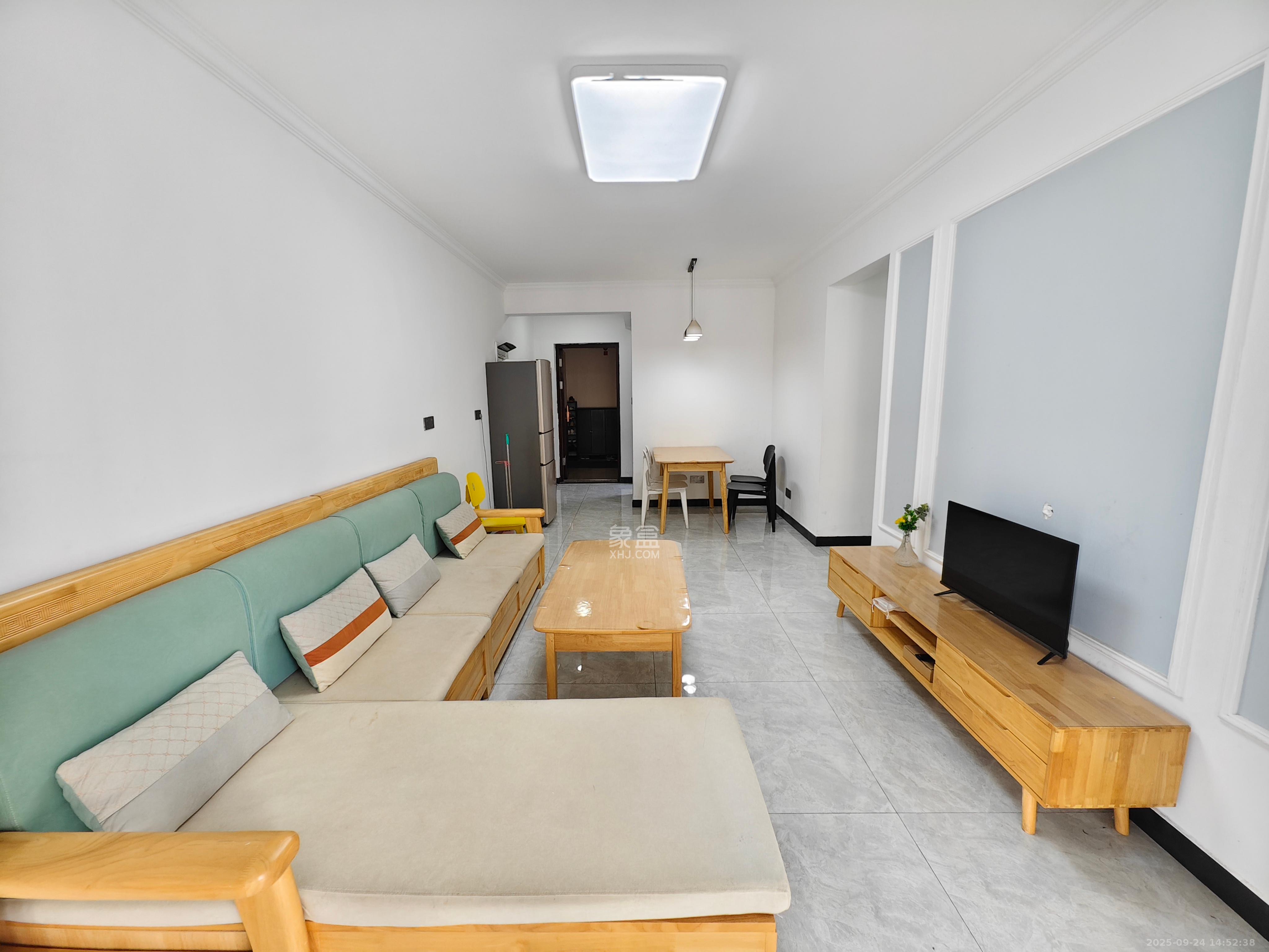 华远海蓝郡 3室2厅1卫 2100.0元/月 华远海蓝郡 3室2厅1卫 2100.0元/月室内图