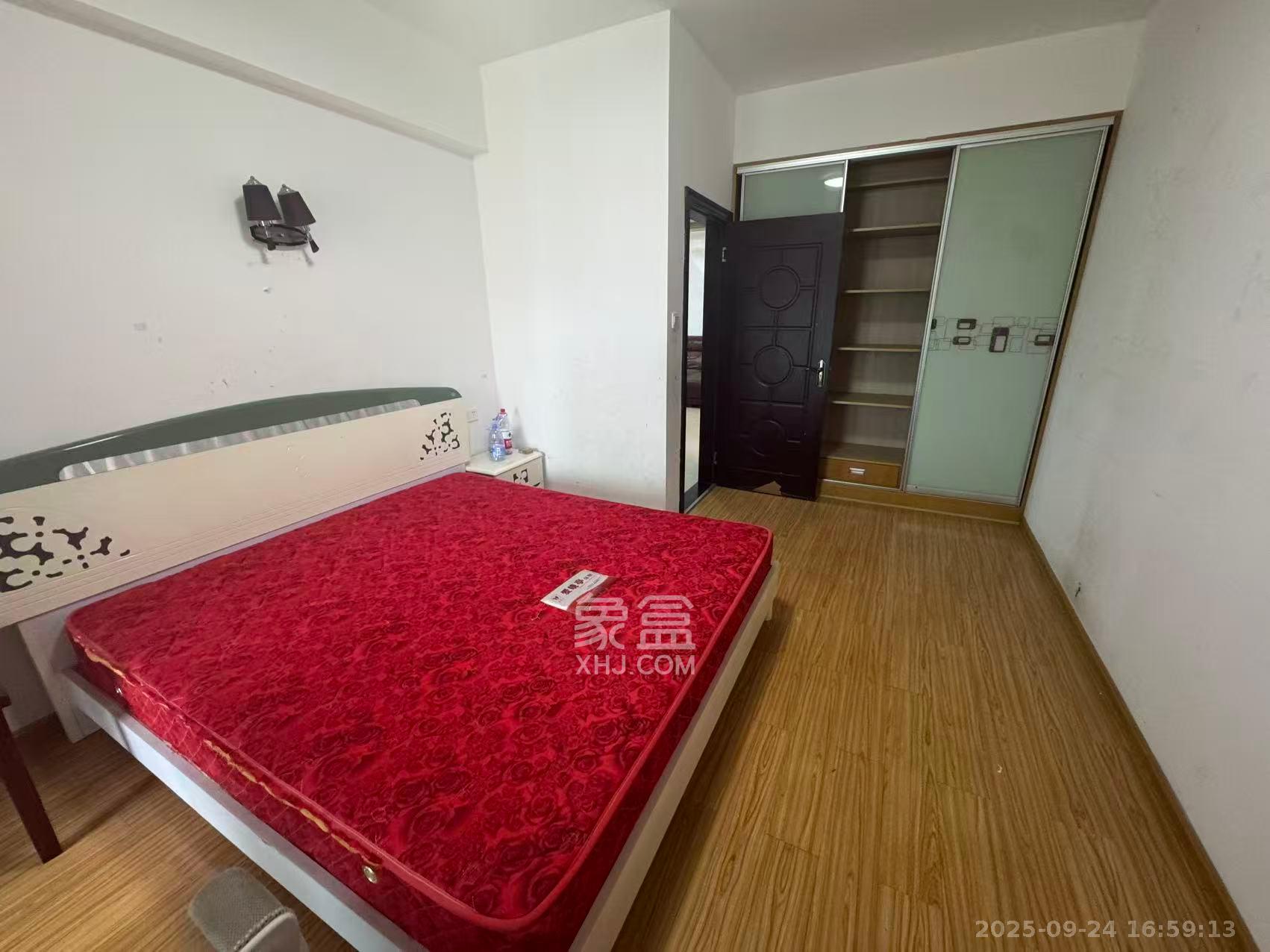 中房F联邦  3室2厅2卫    1900.0元/月室内图