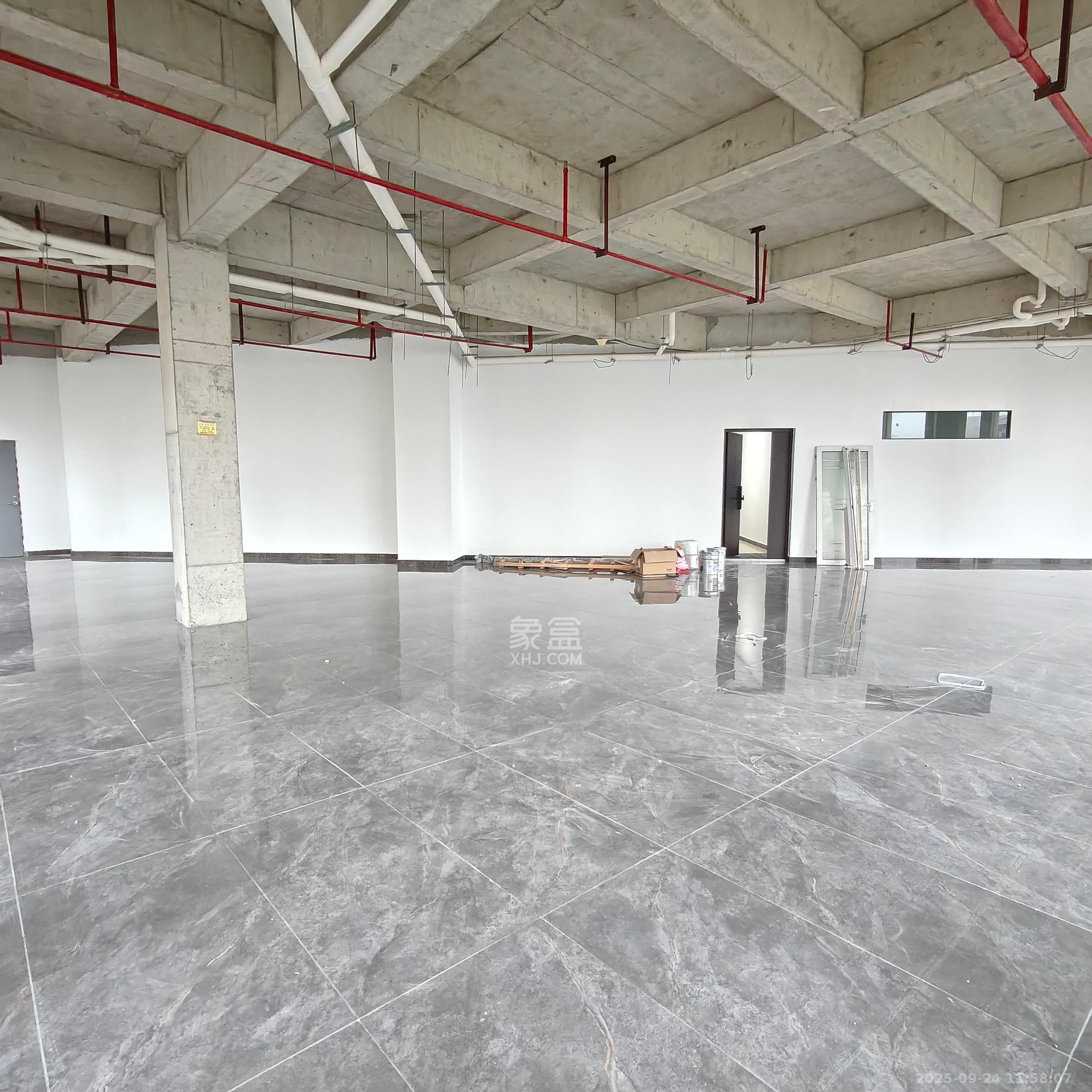 九峰远见 1室1厅1卫 15000.0元/月 九峰远见 1室1厅1卫 15000.0元/月室内图