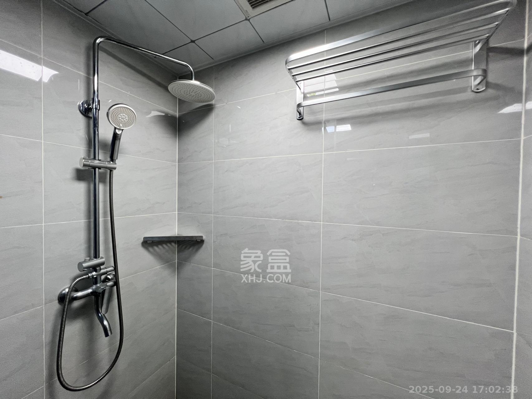 藏珑湖上公馆  1室1厅1卫    2000.0元/月室内图