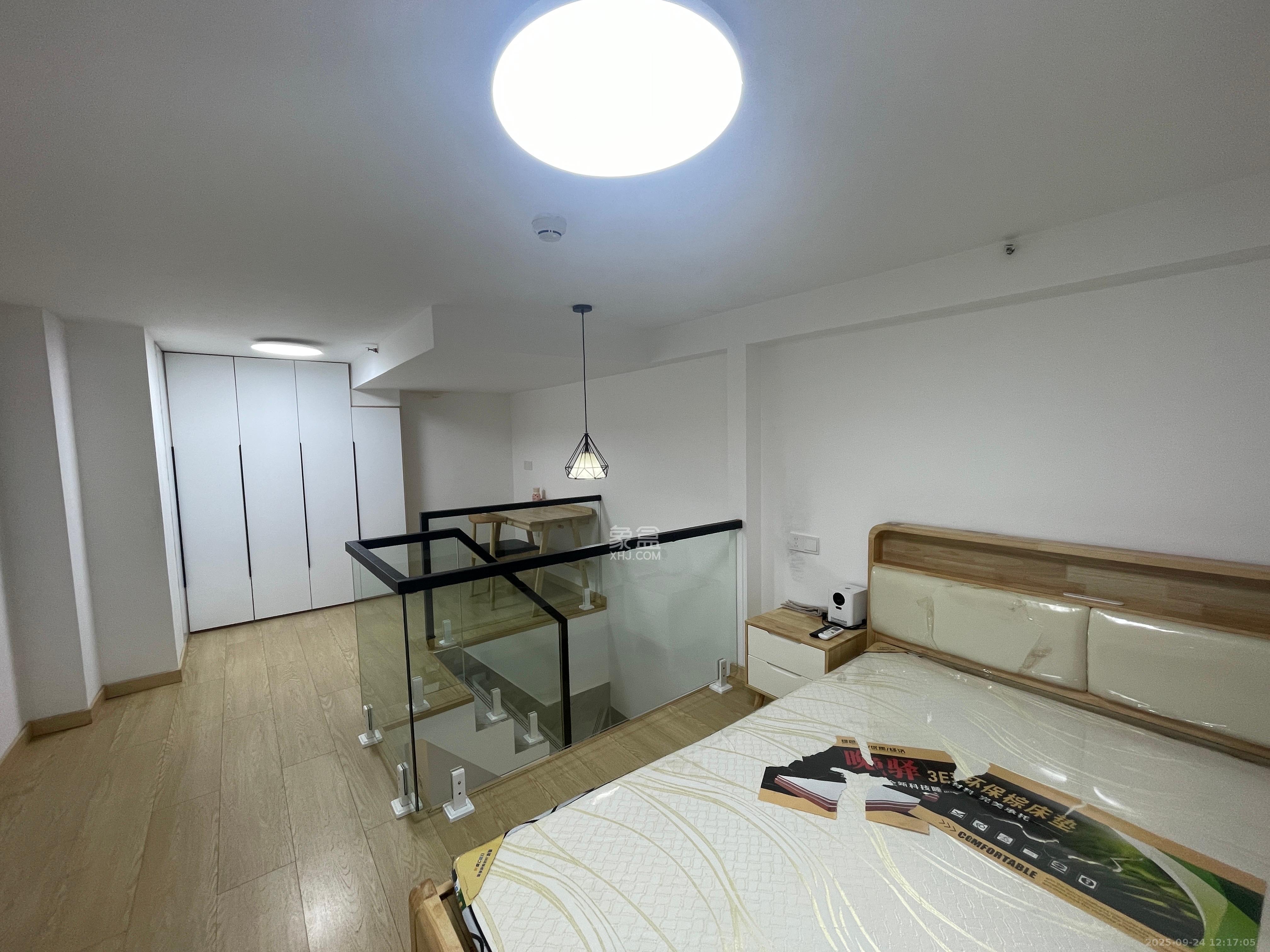 力高凤凰新天  1室0厅0卫   2400.00元/月室内图