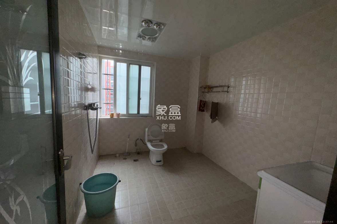 锦璨家园 3室2厅2卫 1800.0元/月 锦璨家园 3室2厅2卫 1800.0元/月室内图