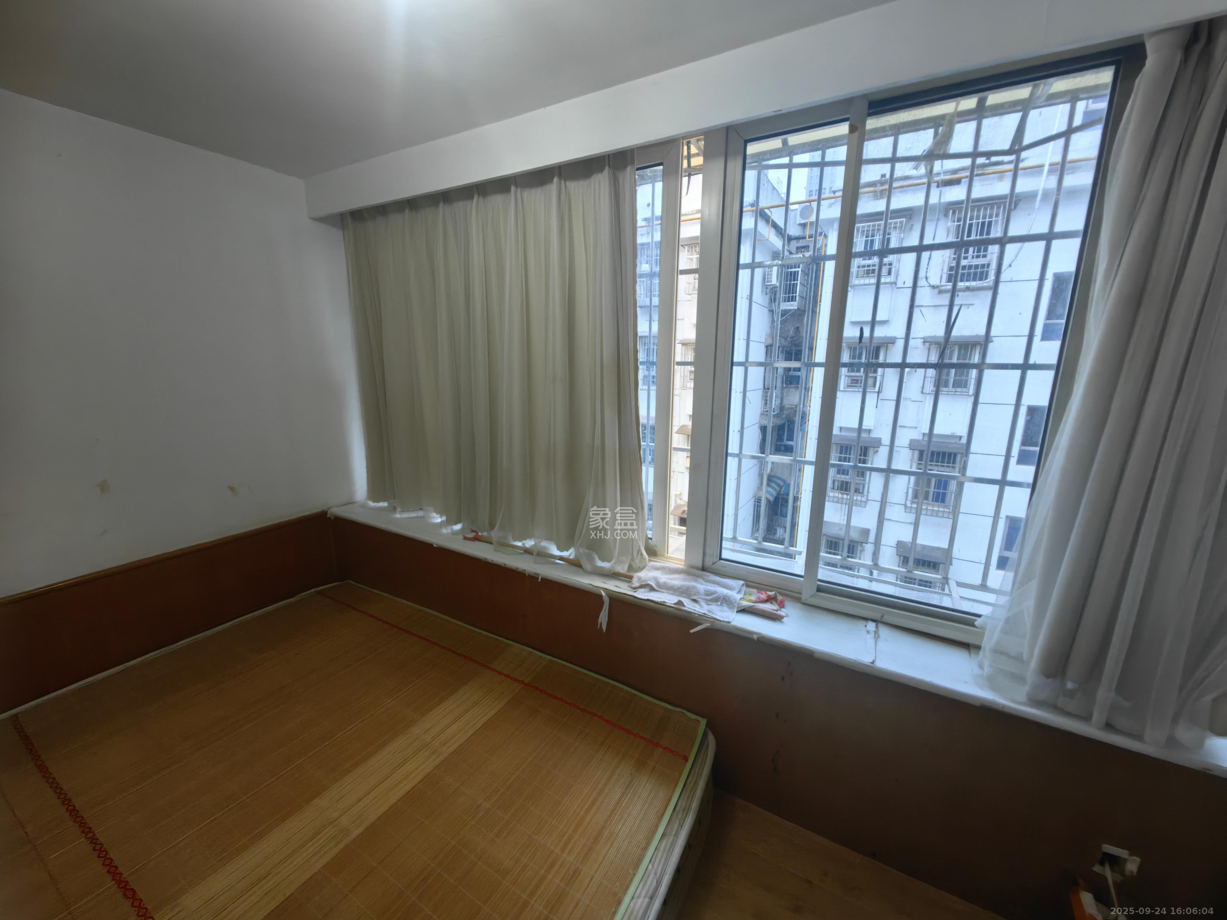 浏城桥竹园公寓 1室1厅1卫 1200.0元/月 浏城桥竹园公寓 1室1厅1卫 1200.0元/月室内图