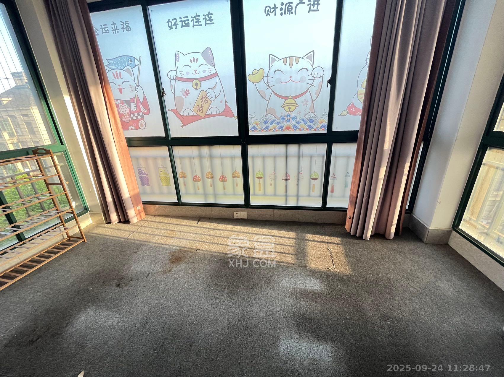 星城世家  3室2厅2卫    3800.0元/月室内图