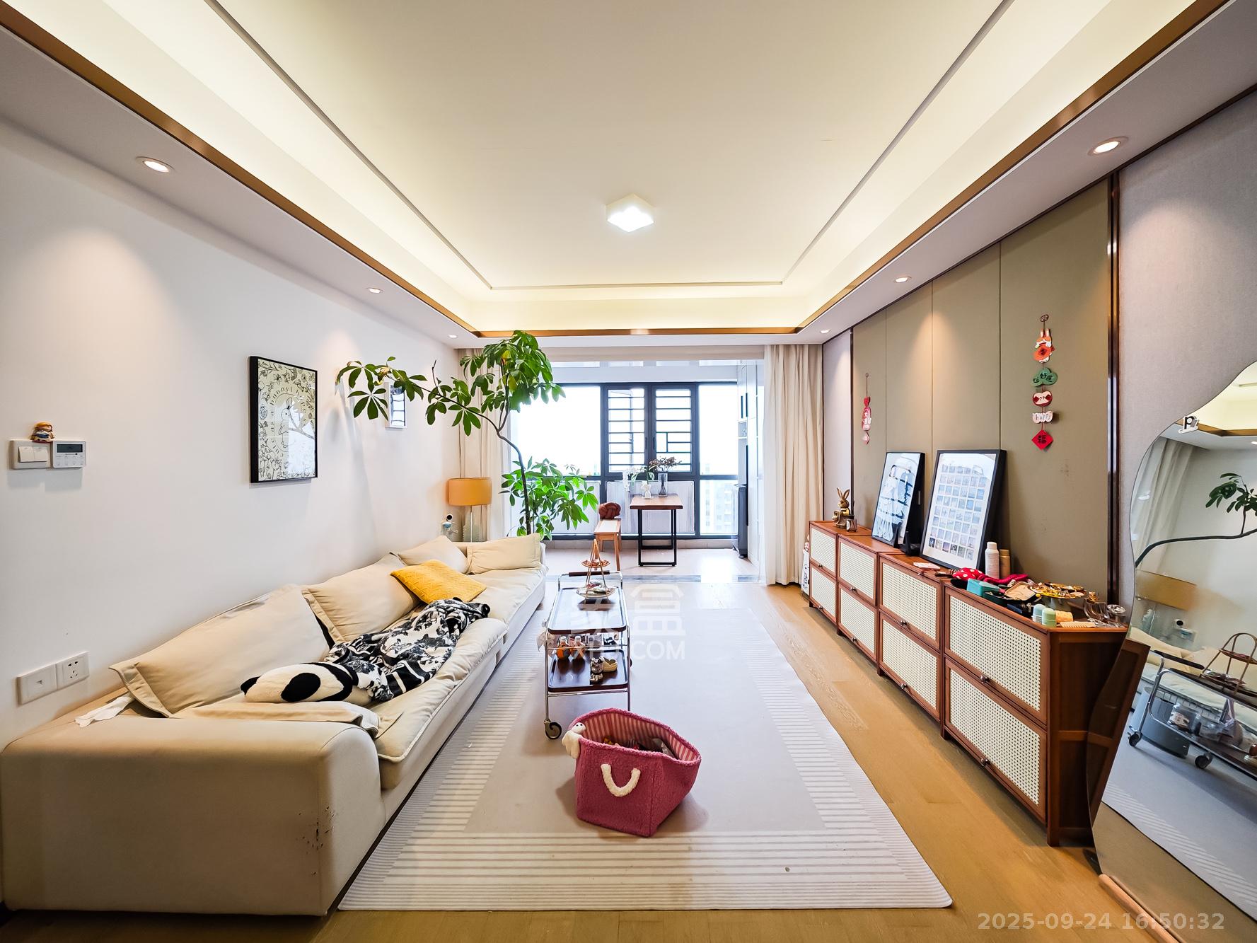 长沙万境潇湘 3室2厅2卫 116.8万 长沙万境潇湘 3室2厅2卫 116.8万客厅