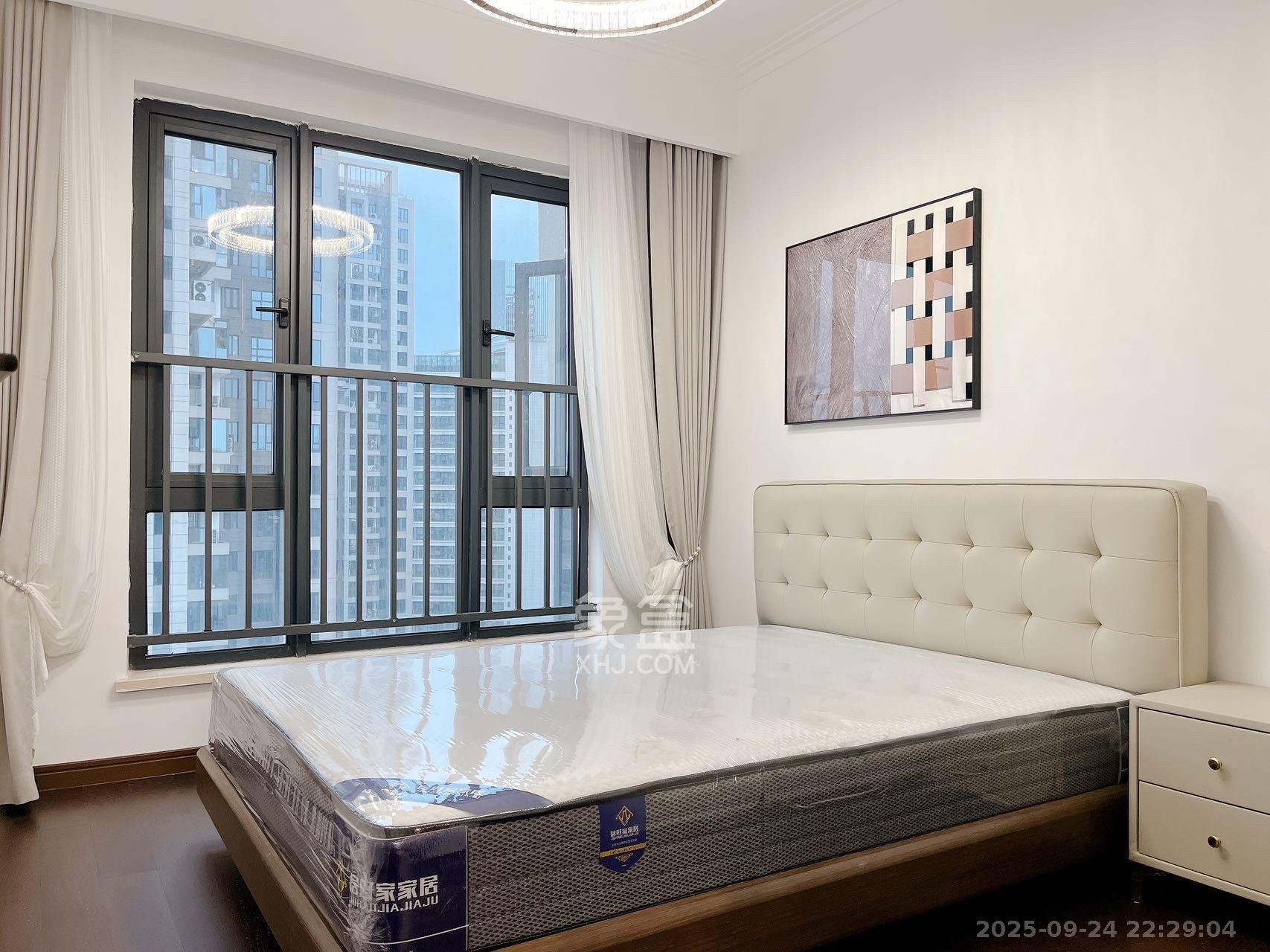 绿地长沙城际空间站(柏仕佳苑) 3室2厅2卫 3700.0元/月 绿地长沙城际空间站(柏仕佳苑) 3室2厅2卫 3700.0元/月室内图