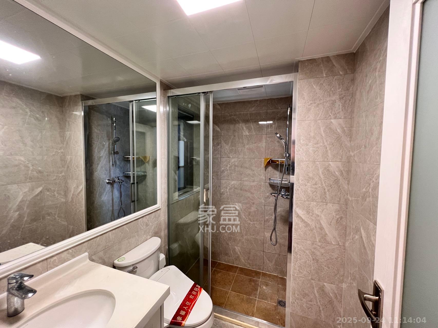 中海珑悦府  4室2厅2卫   3500.00元/月室内图